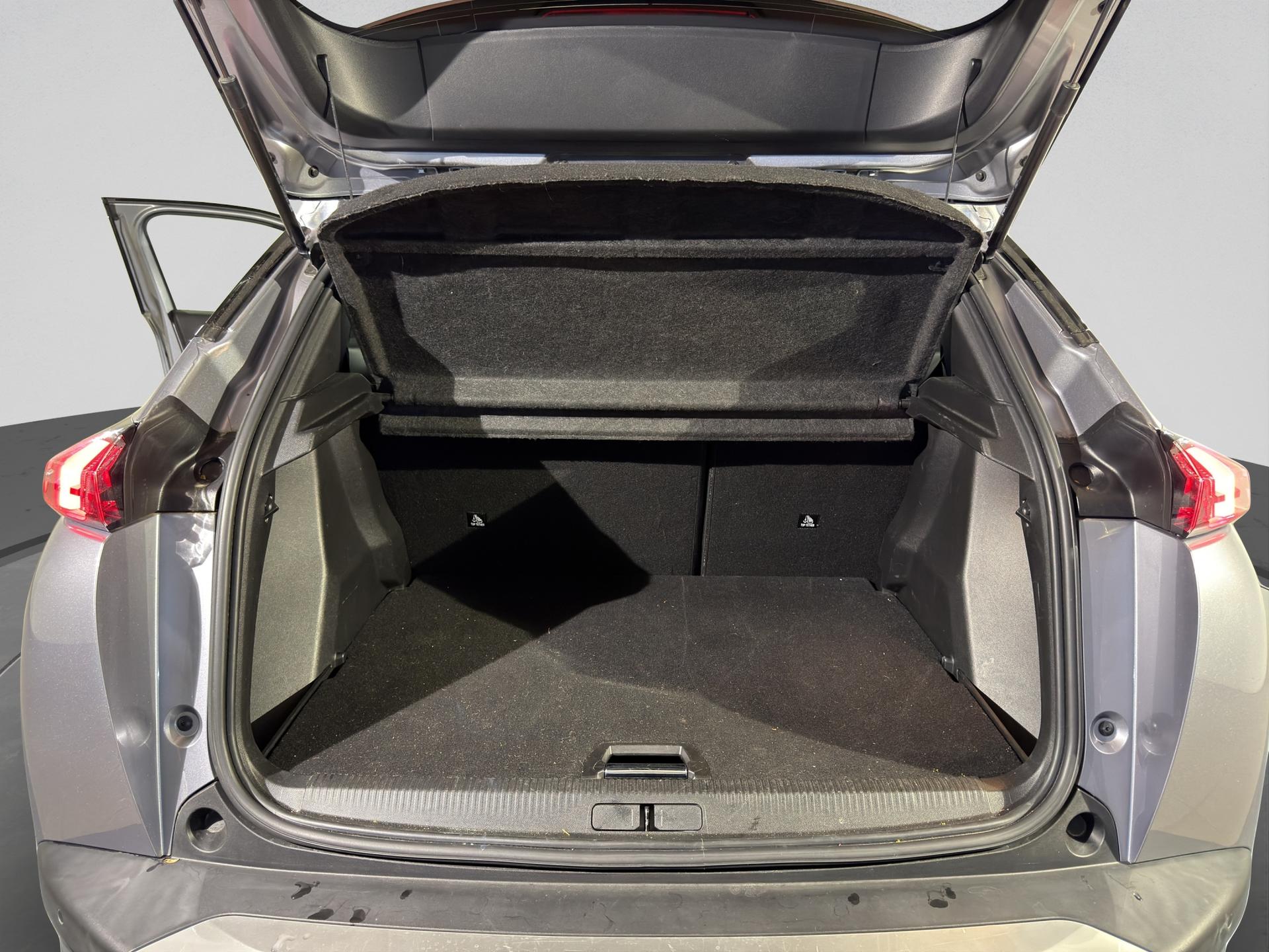 PEUGEOT 2008 1.2 PureTech Allure Pack EAT8-image-15