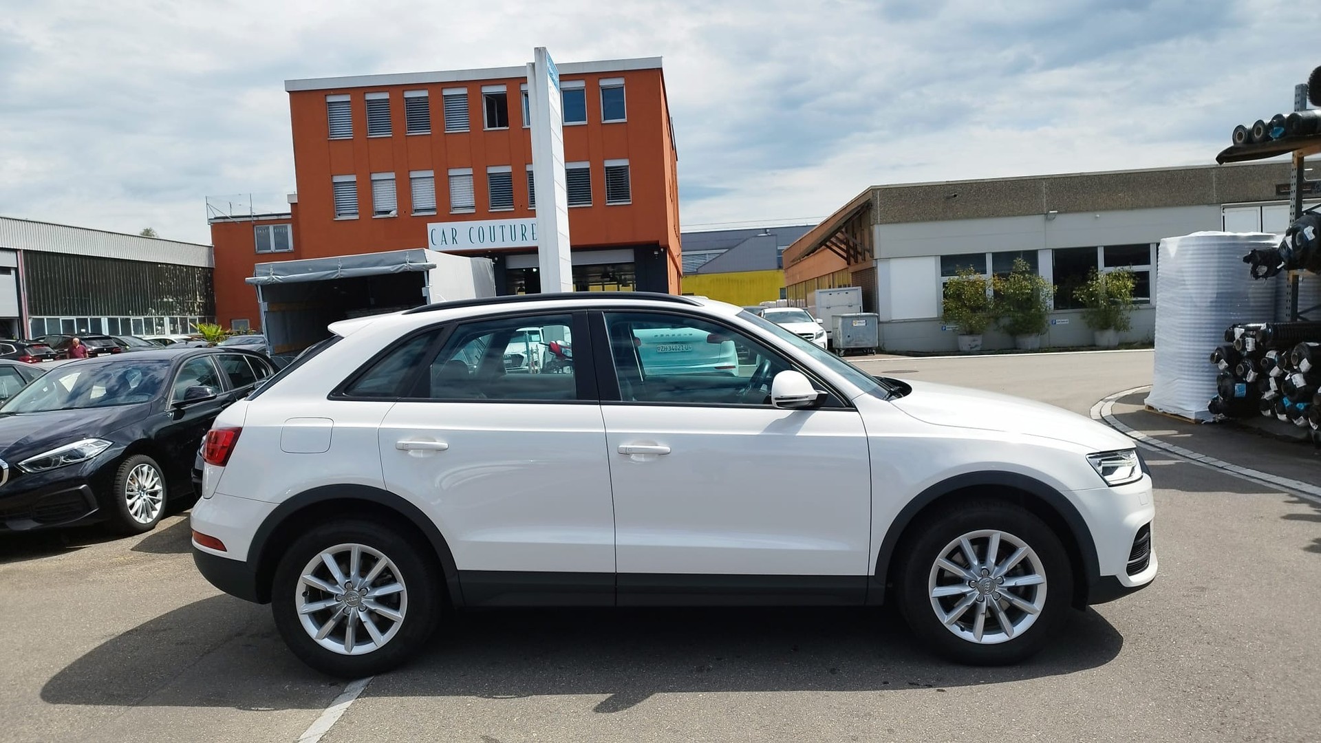 AUDI Q3 2.0 TDI quattro S-tronic-image-3