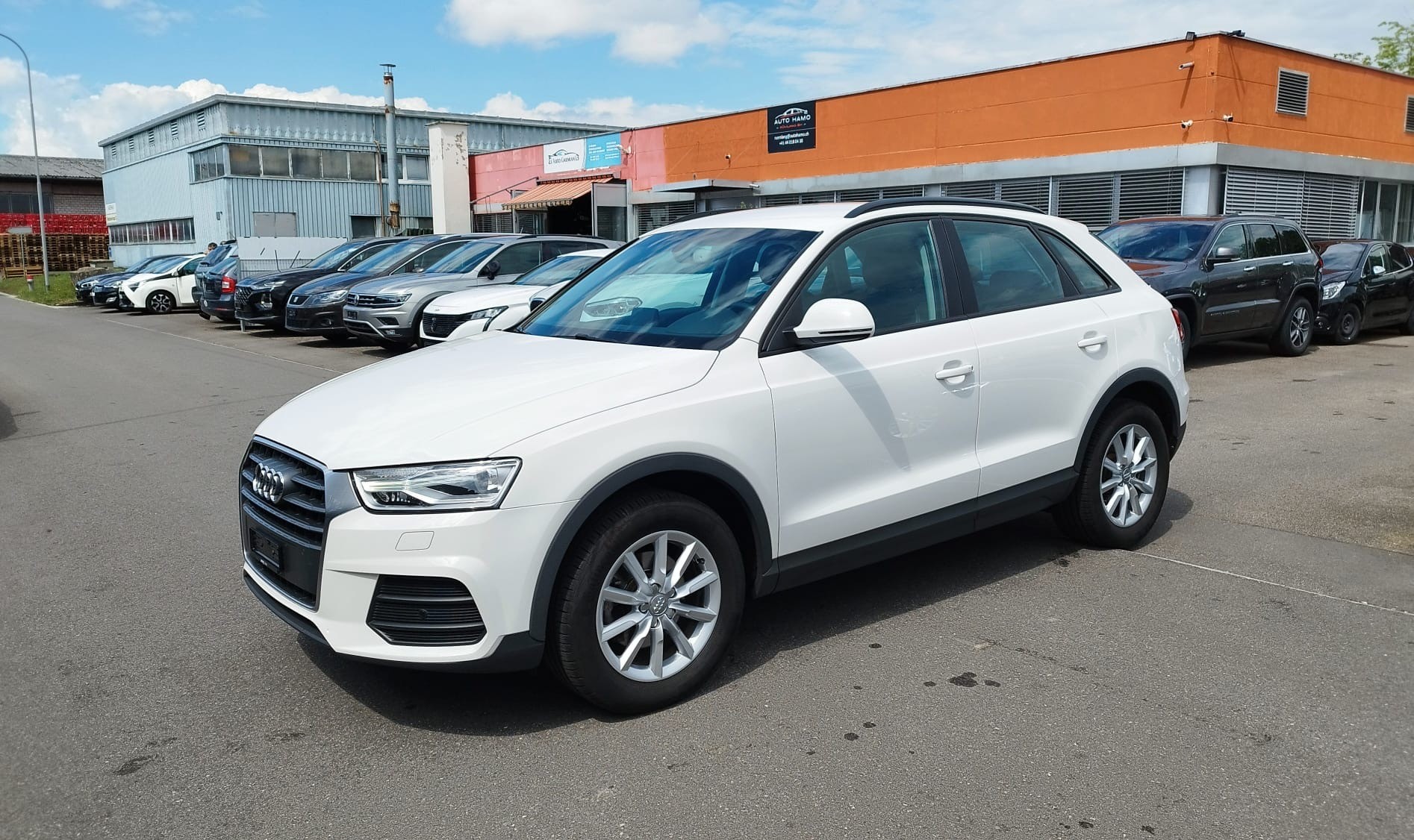 AUDI Q3 2.0 TDI quattro S-tronic-image-1