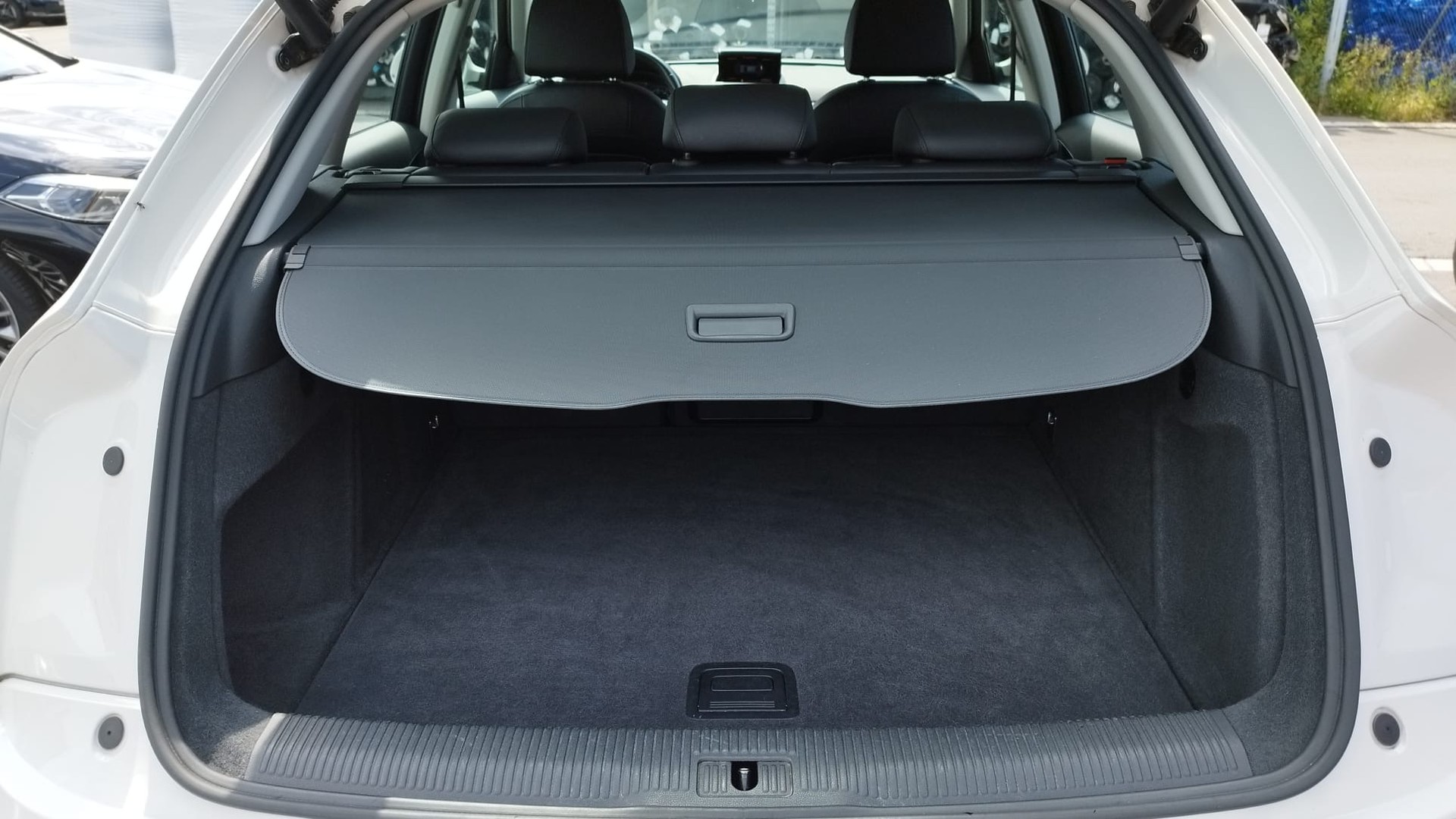 AUDI Q3 2.0 TDI quattro S-tronic-image-14