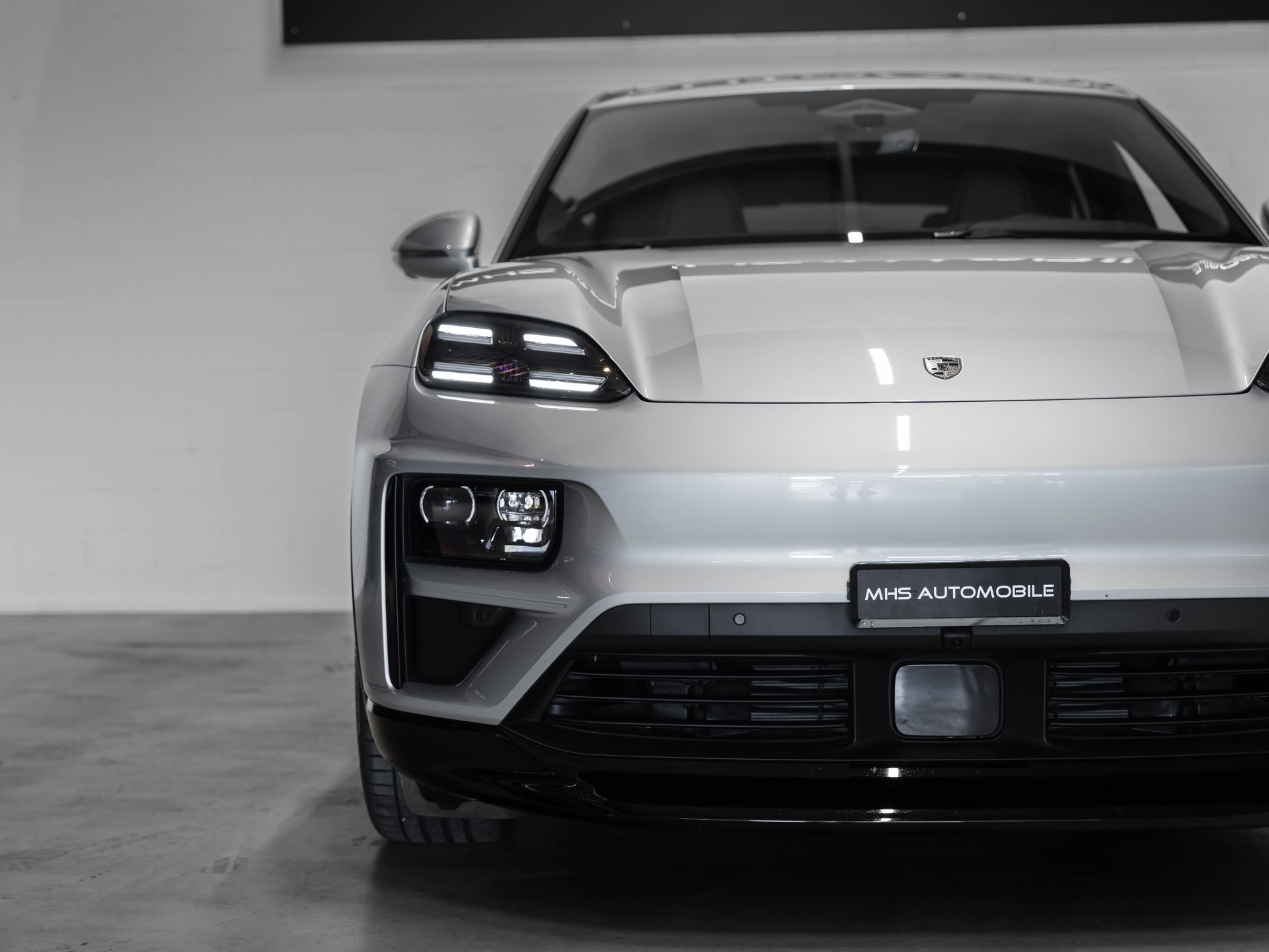 PORSCHE Macan Turbo 100kWh-image-26