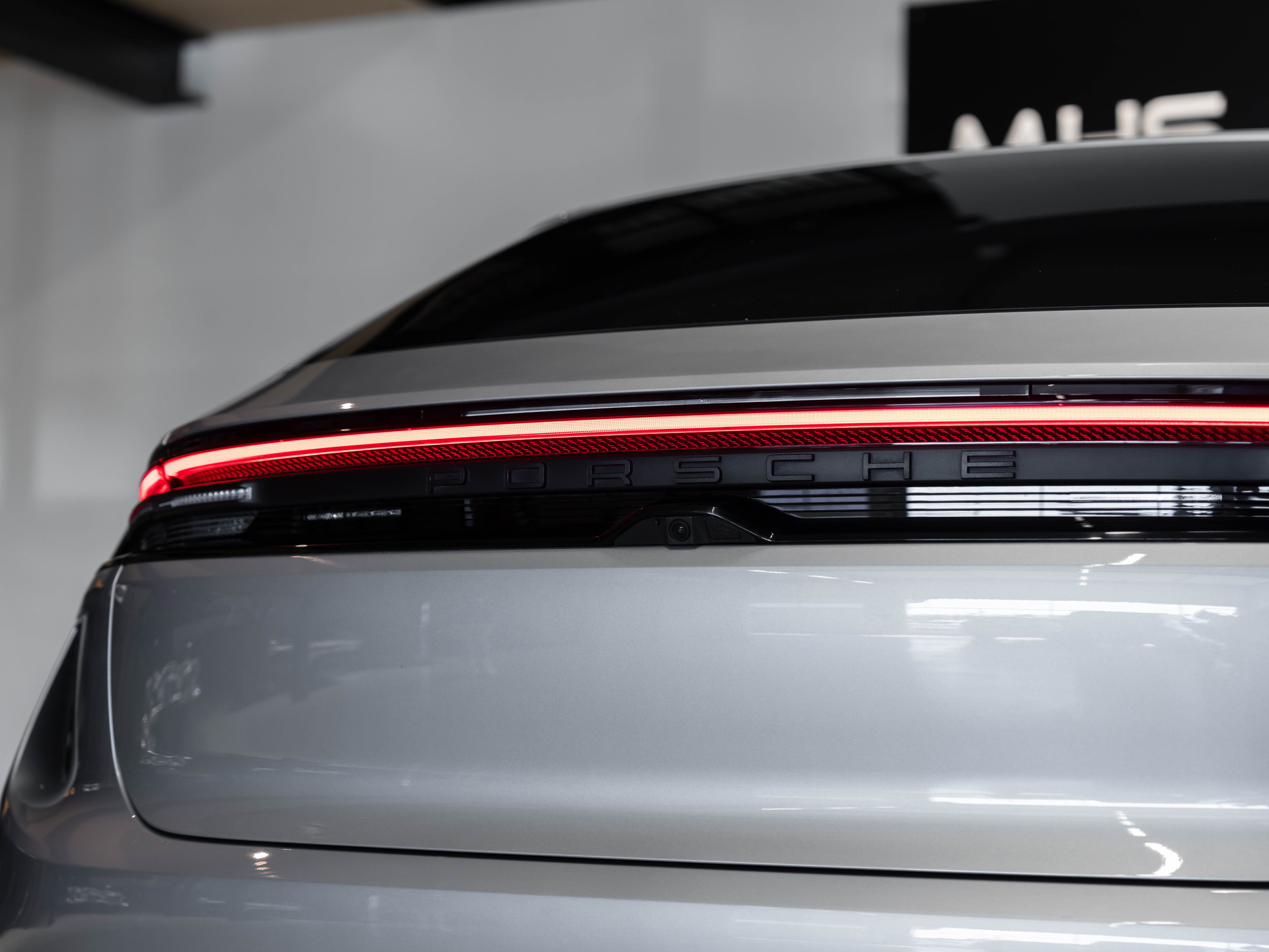 PORSCHE Macan Turbo 100kWh-image-31