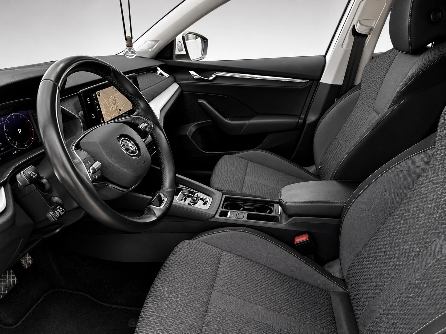 SKODA Octavia Combi 2.0 TDI DSG Ambition-image-10