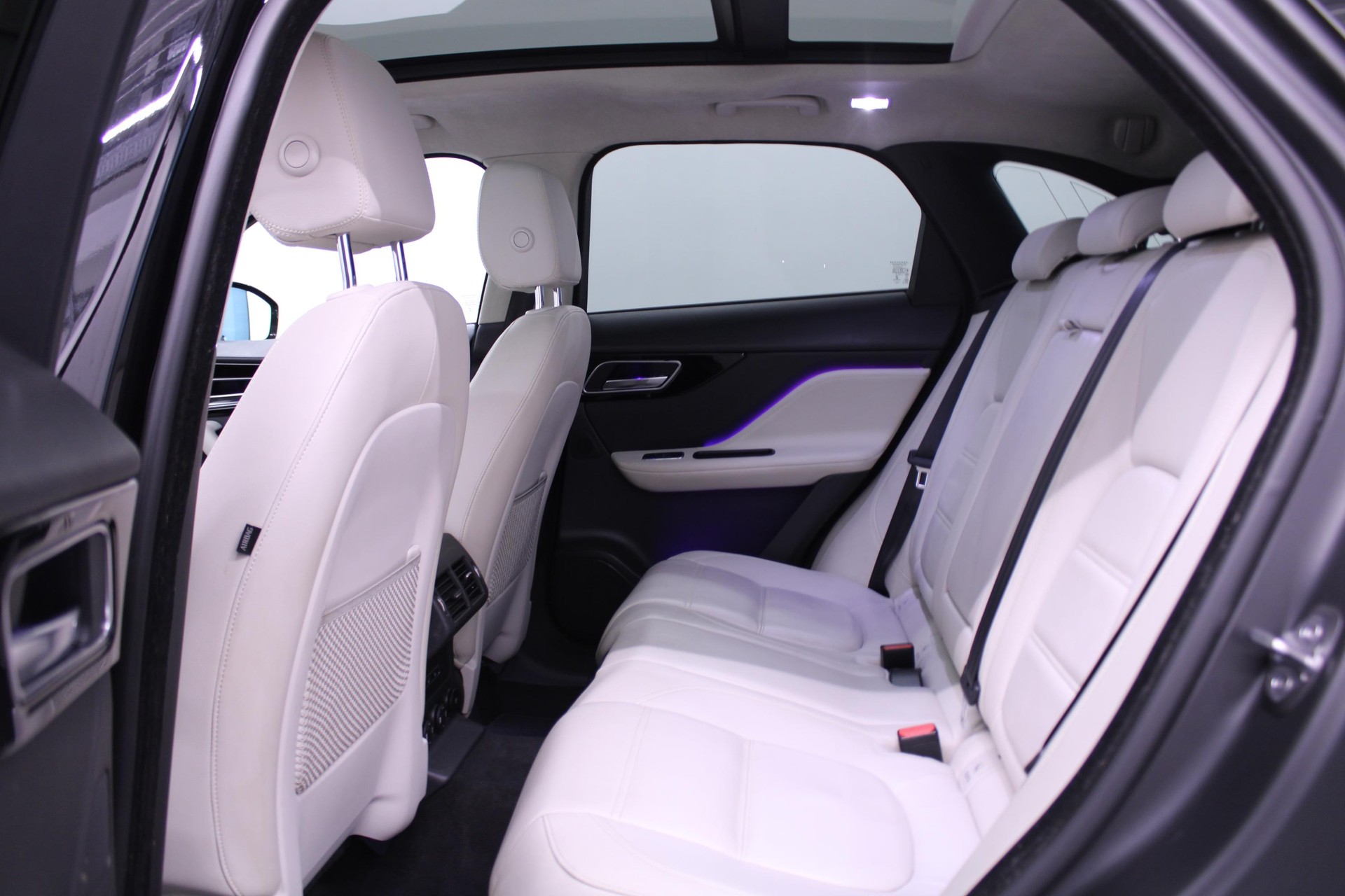 JAGUAR F-Pace 2.0 D 240 Prestige AWD-image-5