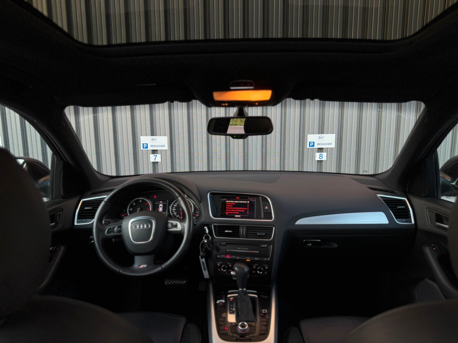 AUDI Q5 3.0 TDI quattro S Line-image-13