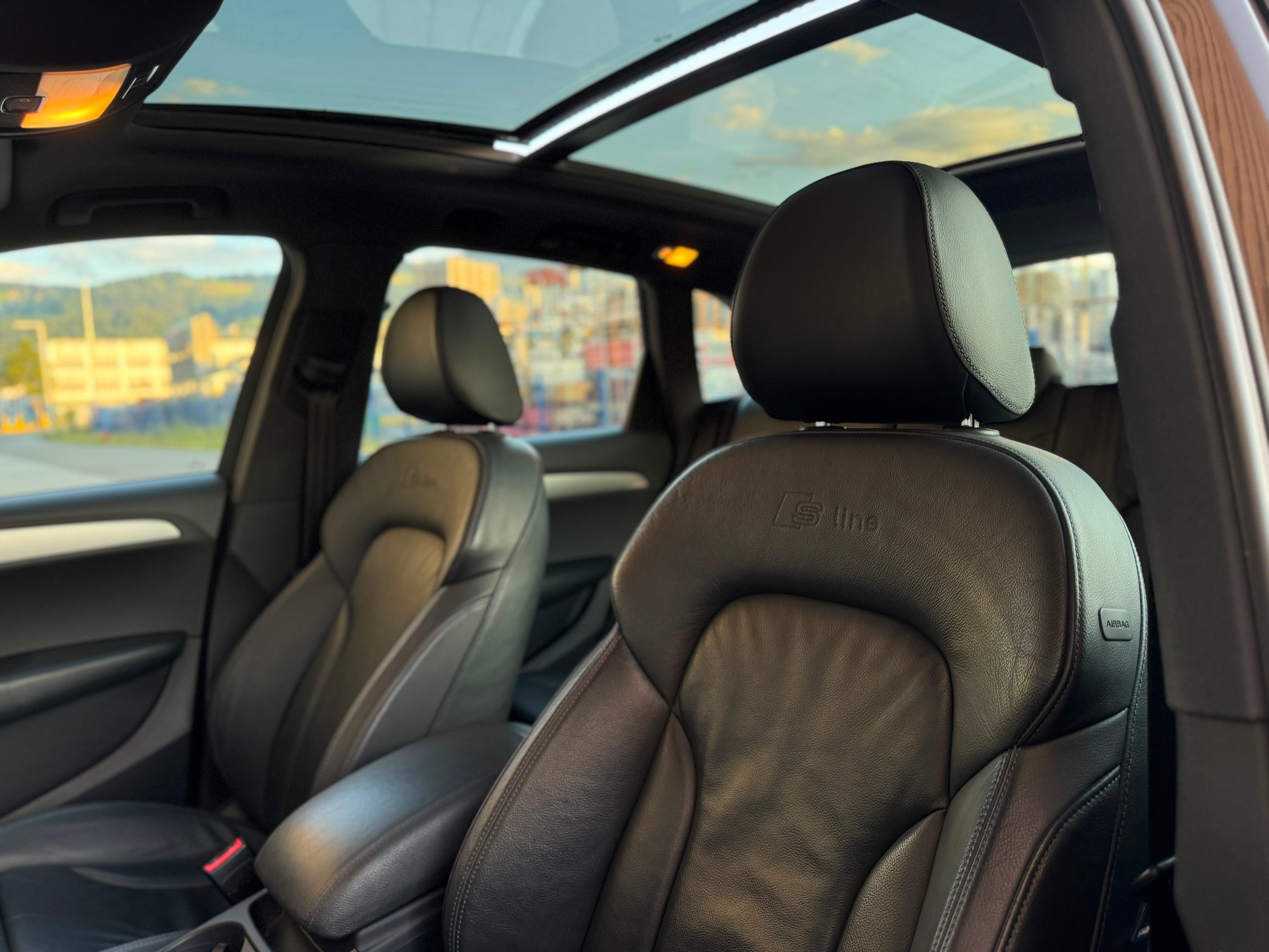 AUDI Q5 3.0 TDI quattro S Line-image-14