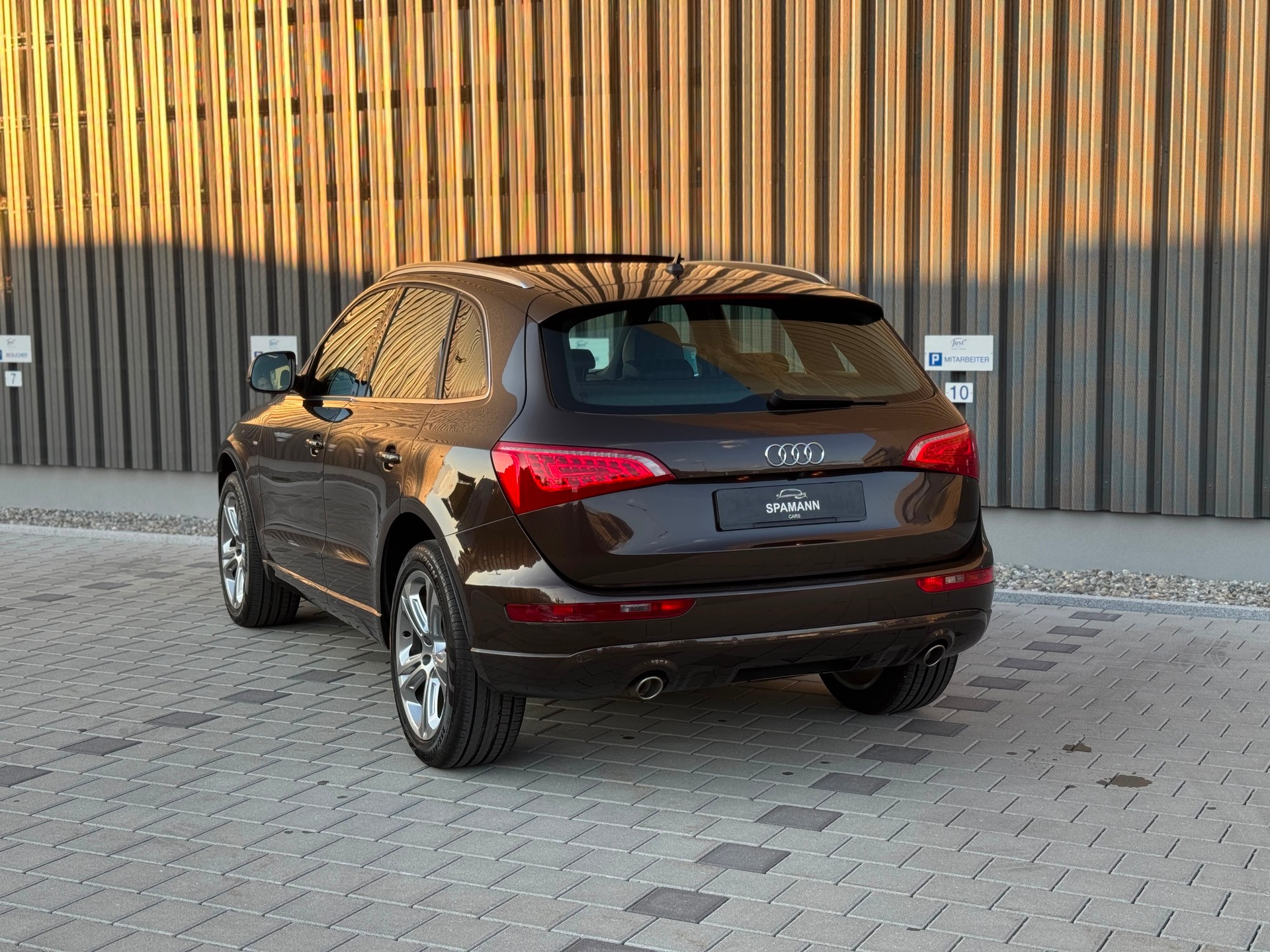 AUDI Q5 3.0 TDI quattro S Line-image-6