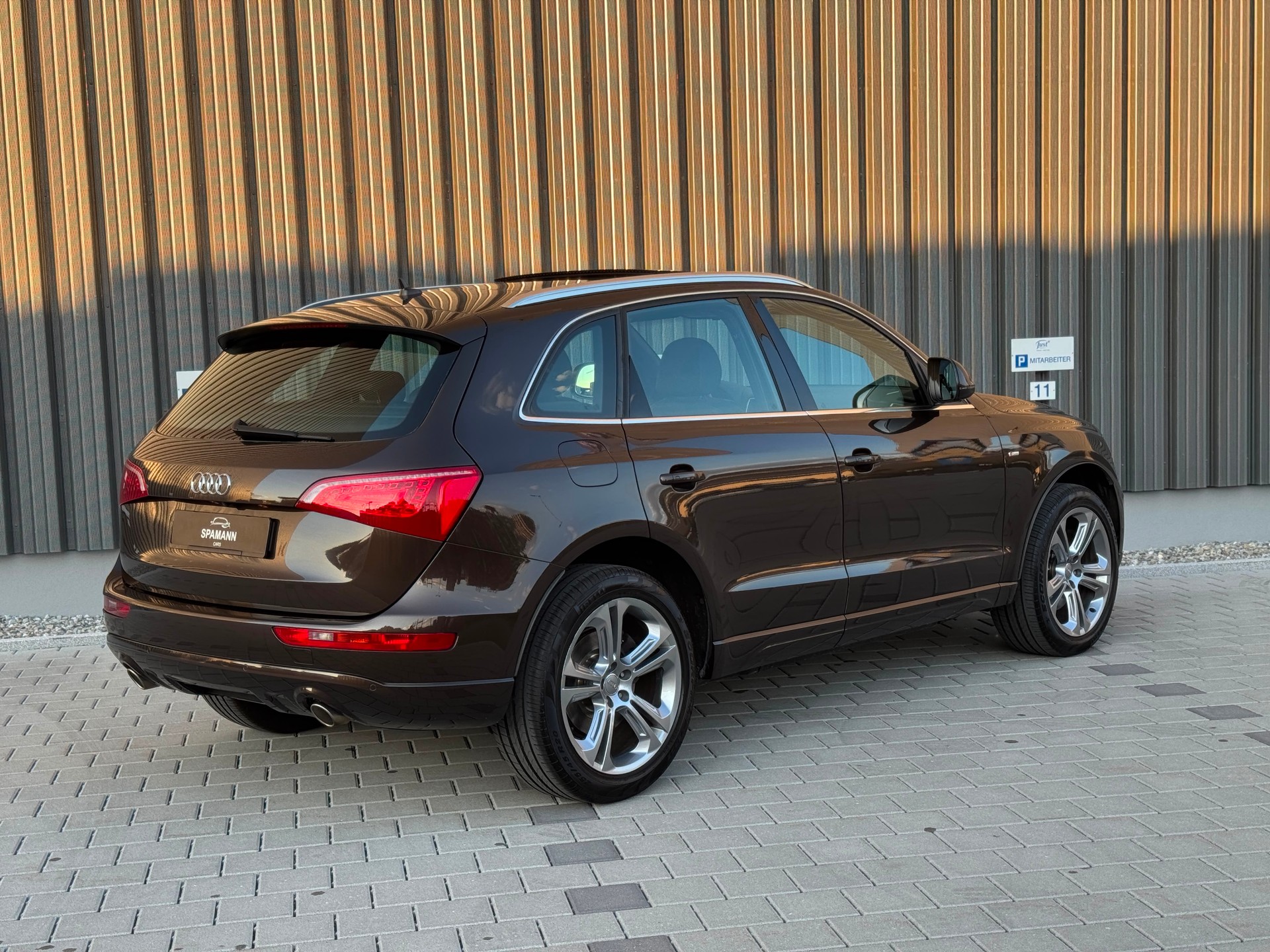 AUDI Q5 3.0 TDI quattro S Line-image-8