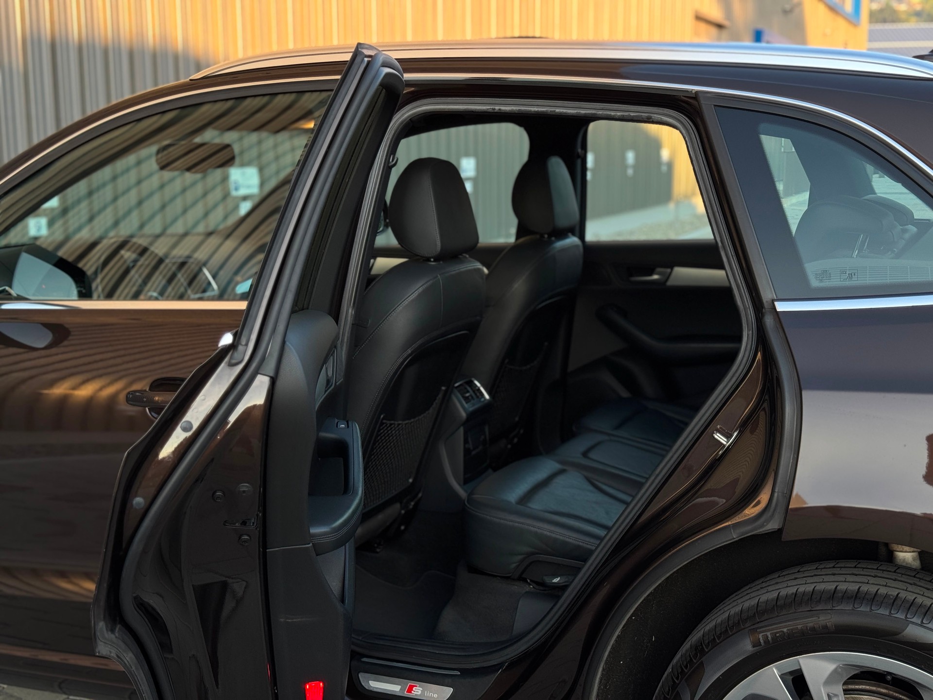 AUDI Q5 3.0 TDI quattro S Line-image-12