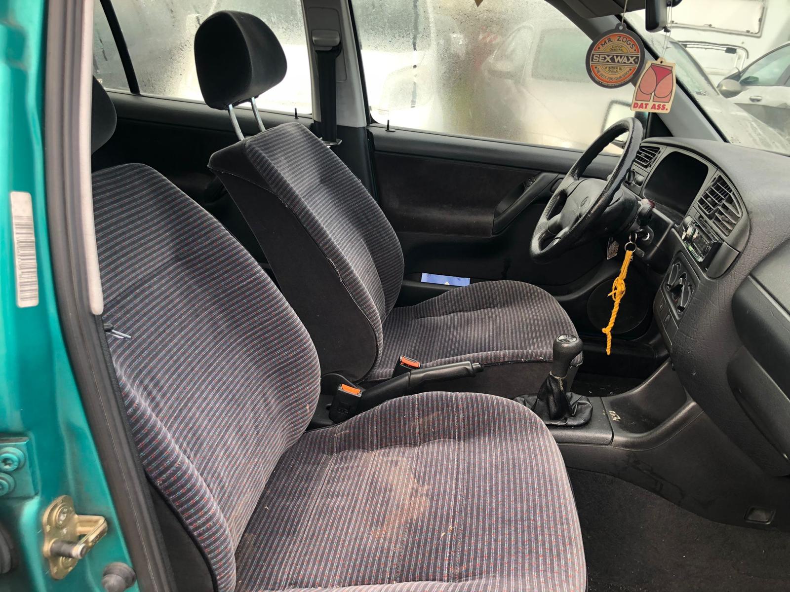VW Golf 1800 S-Plus (GL)-image-5
