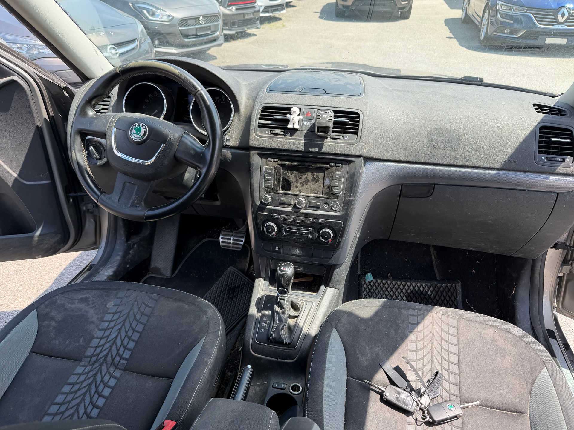 SKODA Yeti 2.0 TDI Adventure 4x4 DSG-image-5