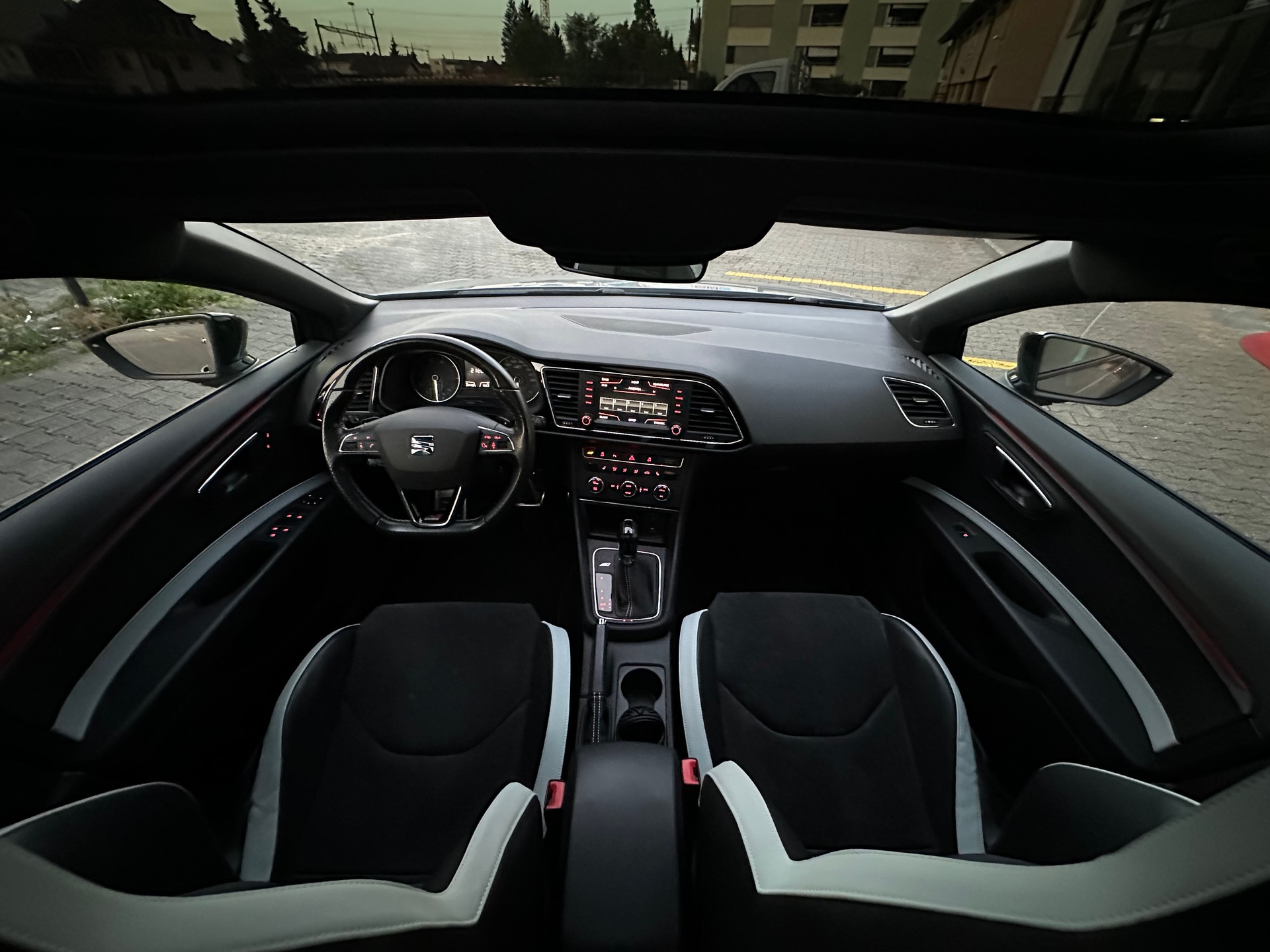 SEAT Leon ST 2.0 TSI Cupra 290 DSG-image-8