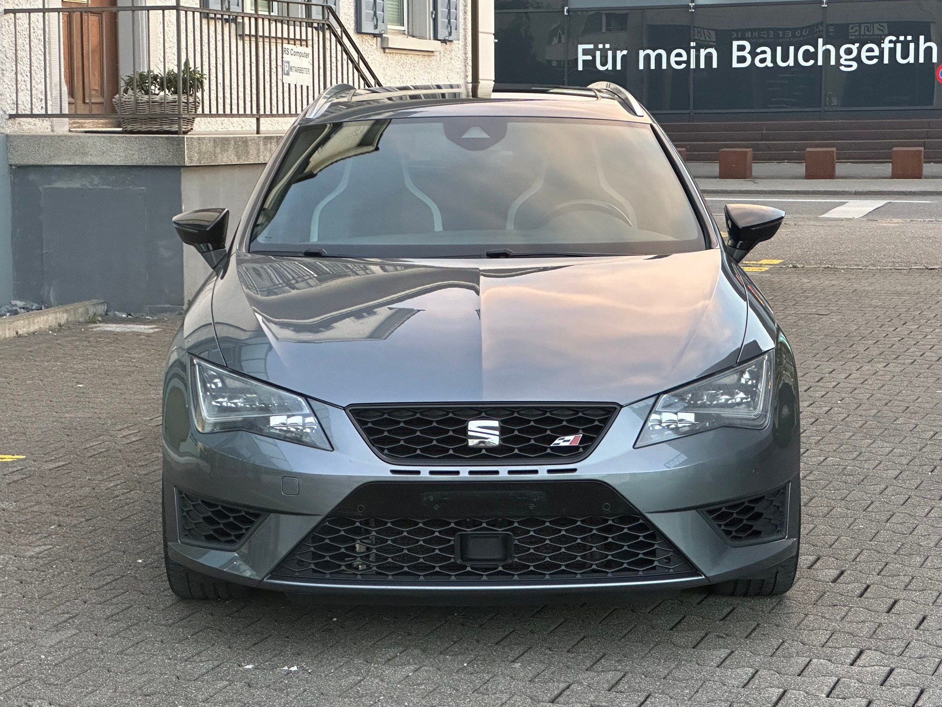 SEAT Leon ST 2.0 TSI Cupra 290 DSG-image-0