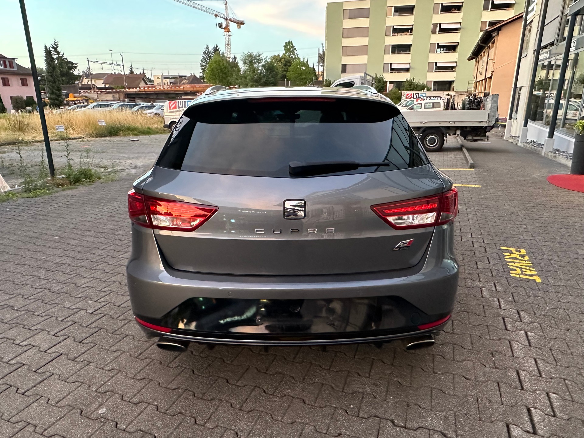 SEAT Leon ST 2.0 TSI Cupra 290 DSG-image-3