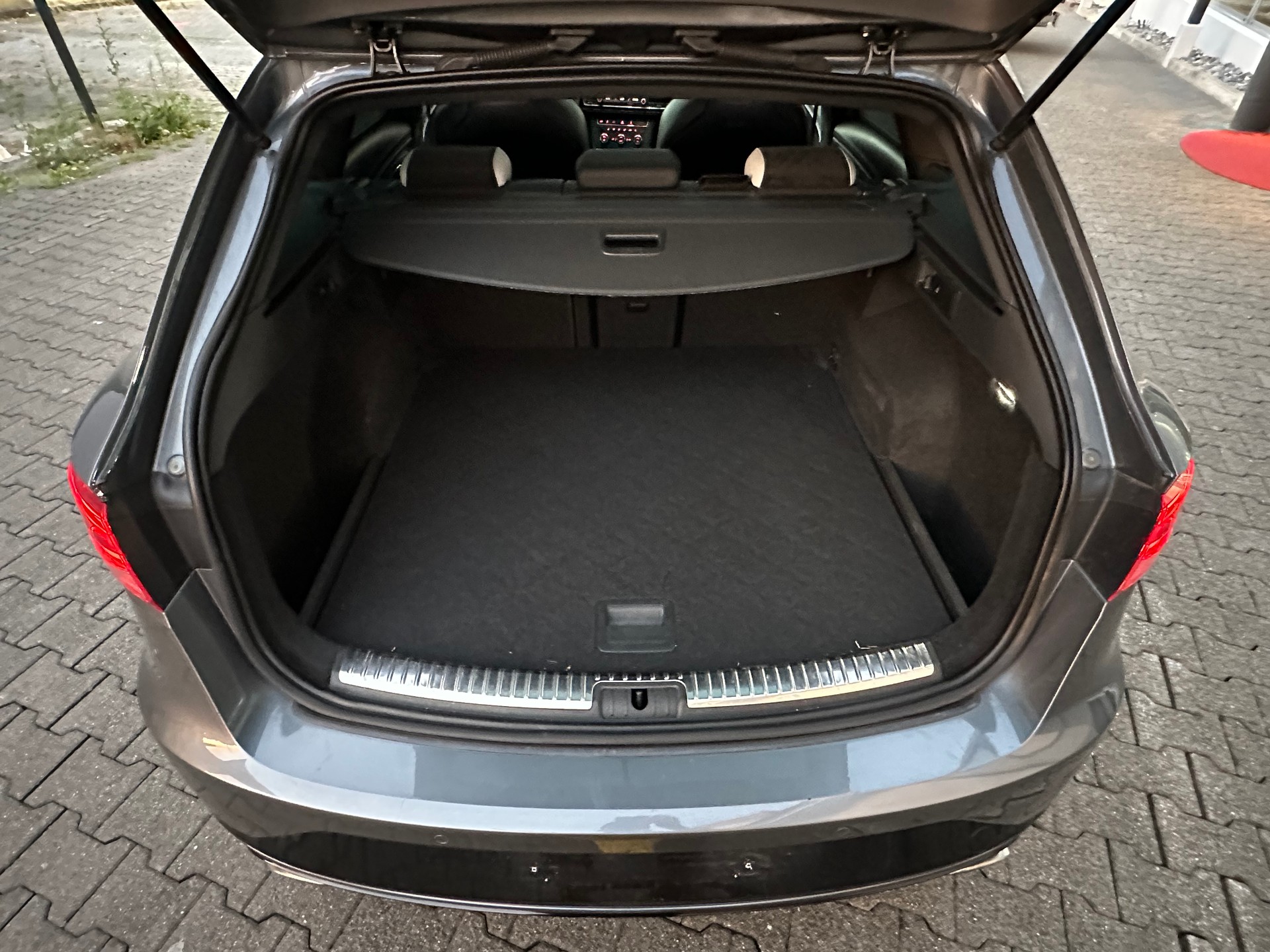 SEAT Leon ST 2.0 TSI Cupra 290 DSG-image-10