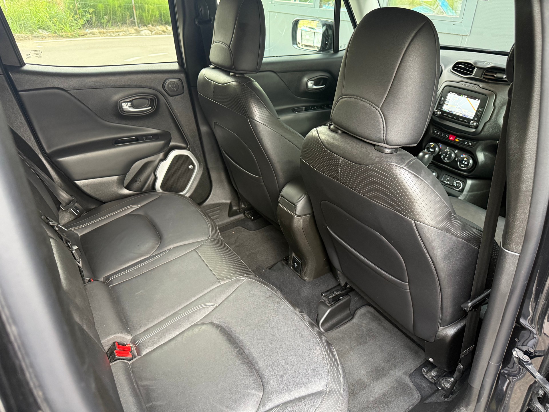 JEEP Renegade 1.4 Turbo Limited AWD-image-9