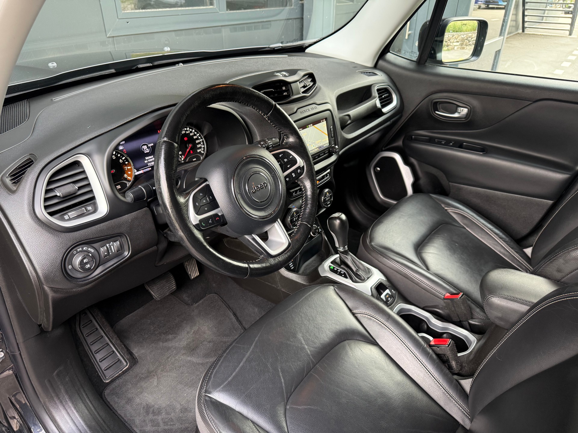 JEEP Renegade 1.4 Turbo Limited AWD-image-6