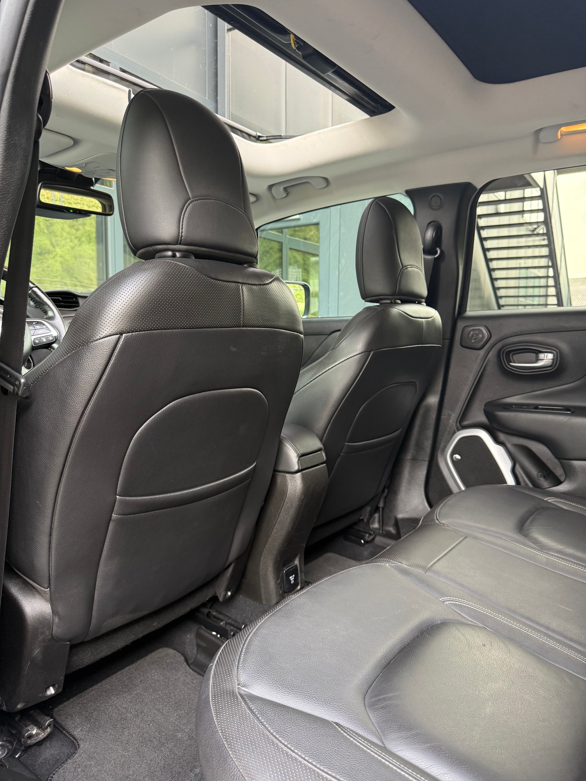 JEEP Renegade 1.4 Turbo Limited AWD-image-16