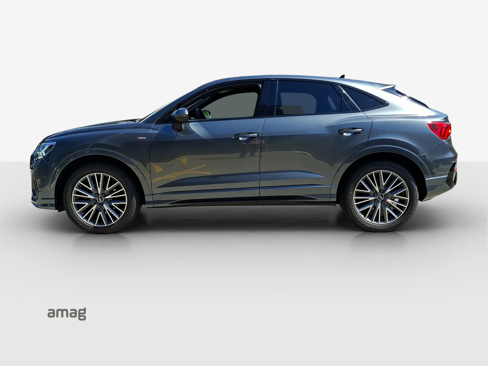 AUDI Q3 35 TFSI S line Attraction S-tronic-image-1