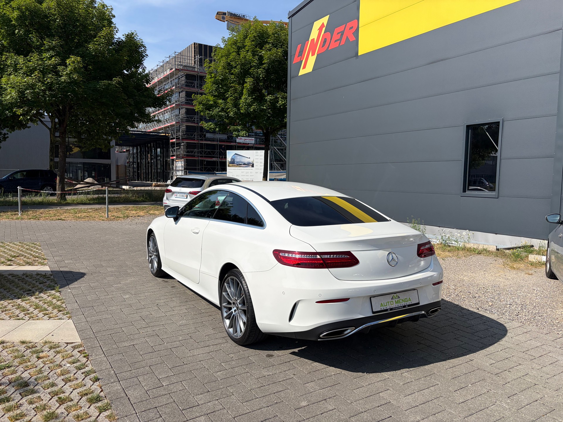 MERCEDES-BENZ E 400 Cabriolet AMG Line 4 Matic 9G-Tronic-image-6