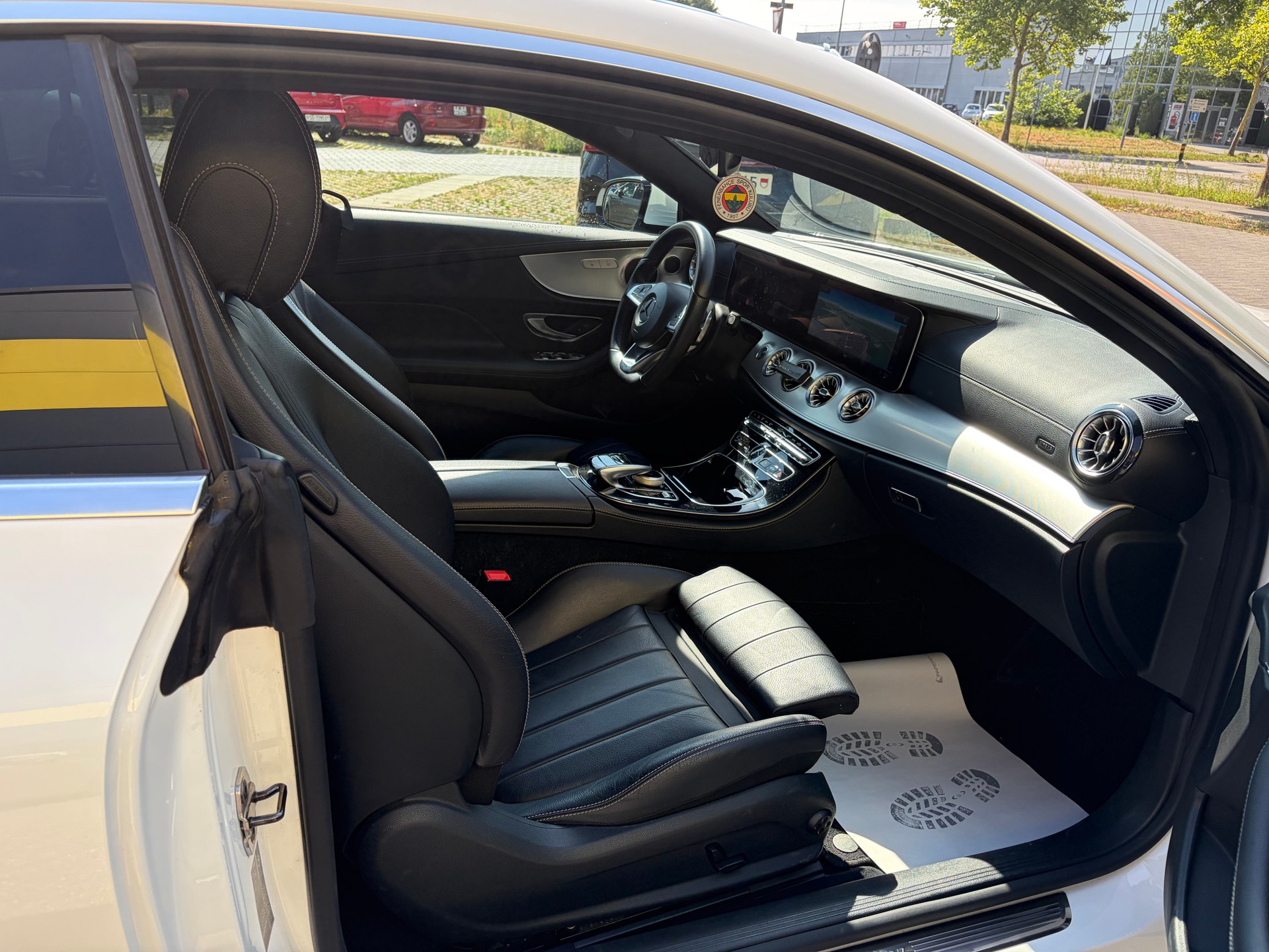 MERCEDES-BENZ E 400 Cabriolet AMG Line 4 Matic 9G-Tronic-image-9