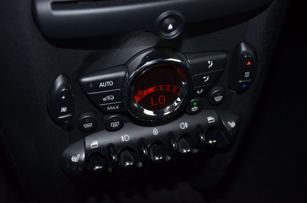 MINI Cooper-image-16