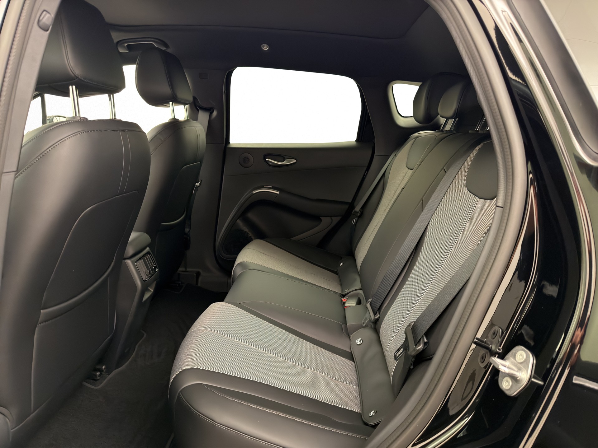 BYD Dolphin G DM-i Comfort-image-12