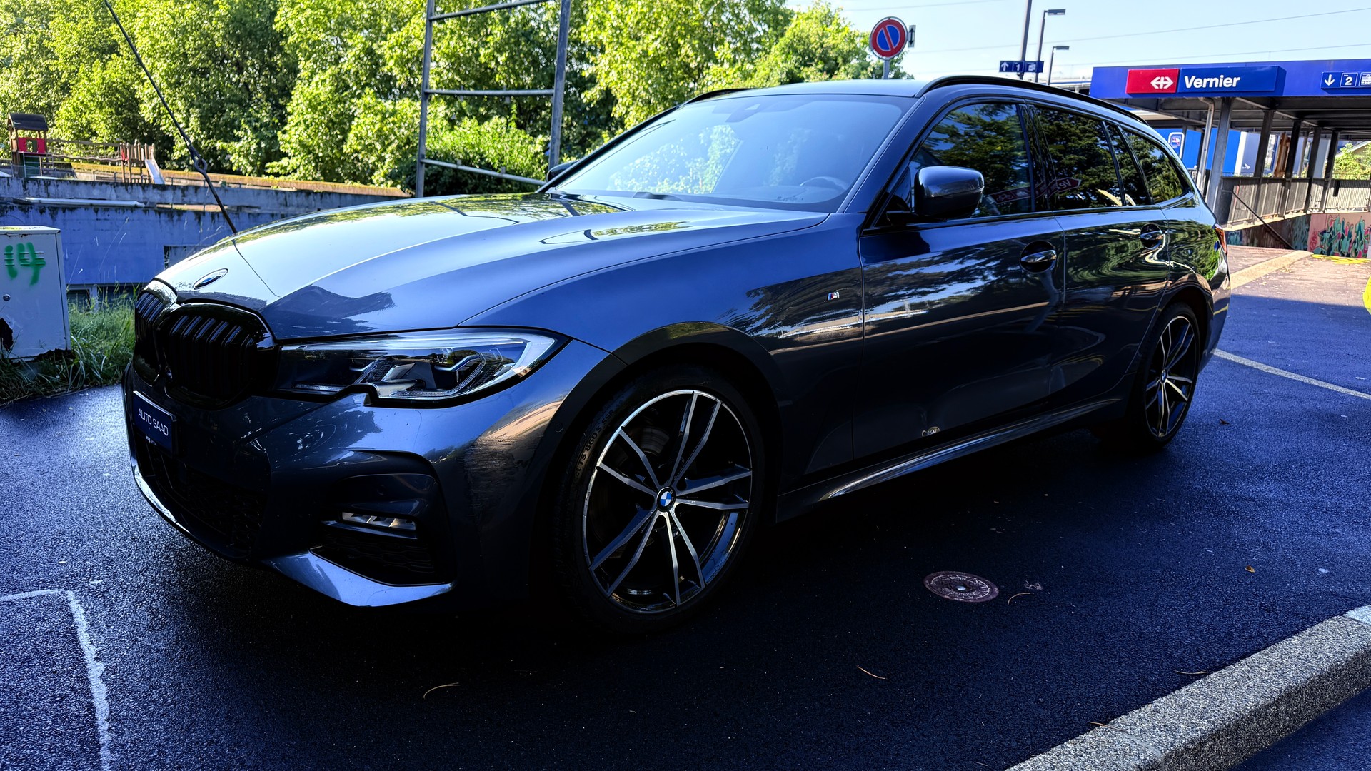BMW 320d xDrive 48V Touring M Sport Steptronic-image-2
