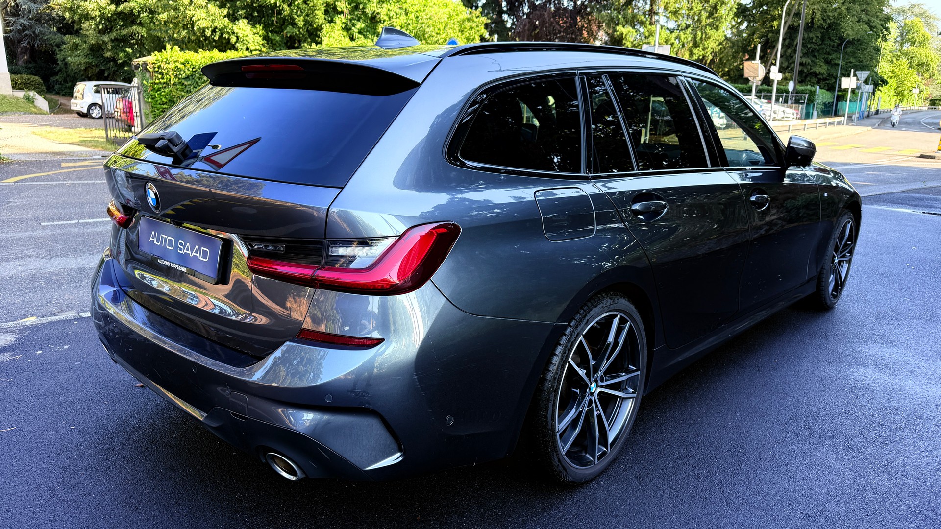 BMW 320d xDrive 48V Touring M Sport Steptronic-image-5