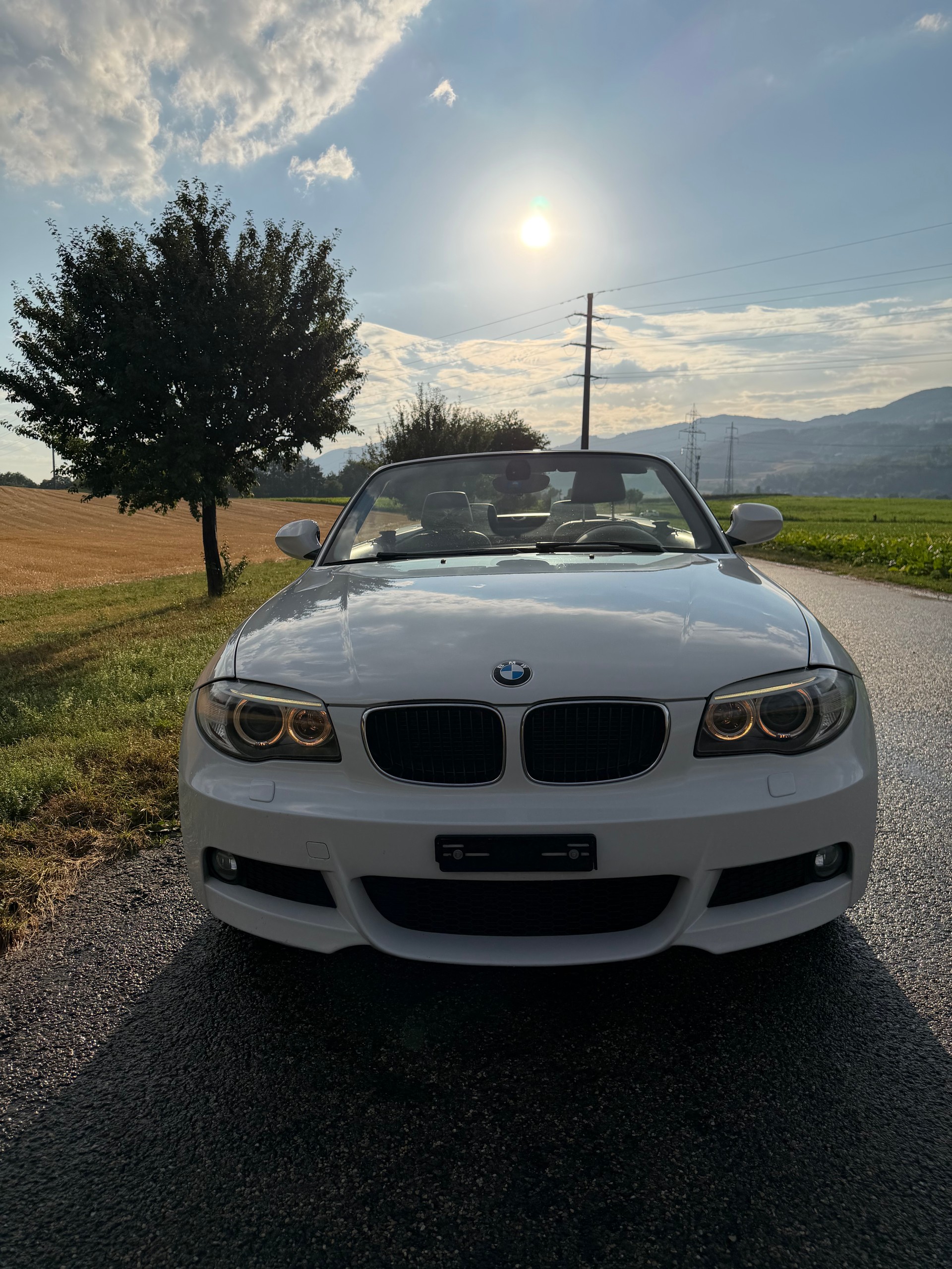 BMW 118i Cabrio-image-6