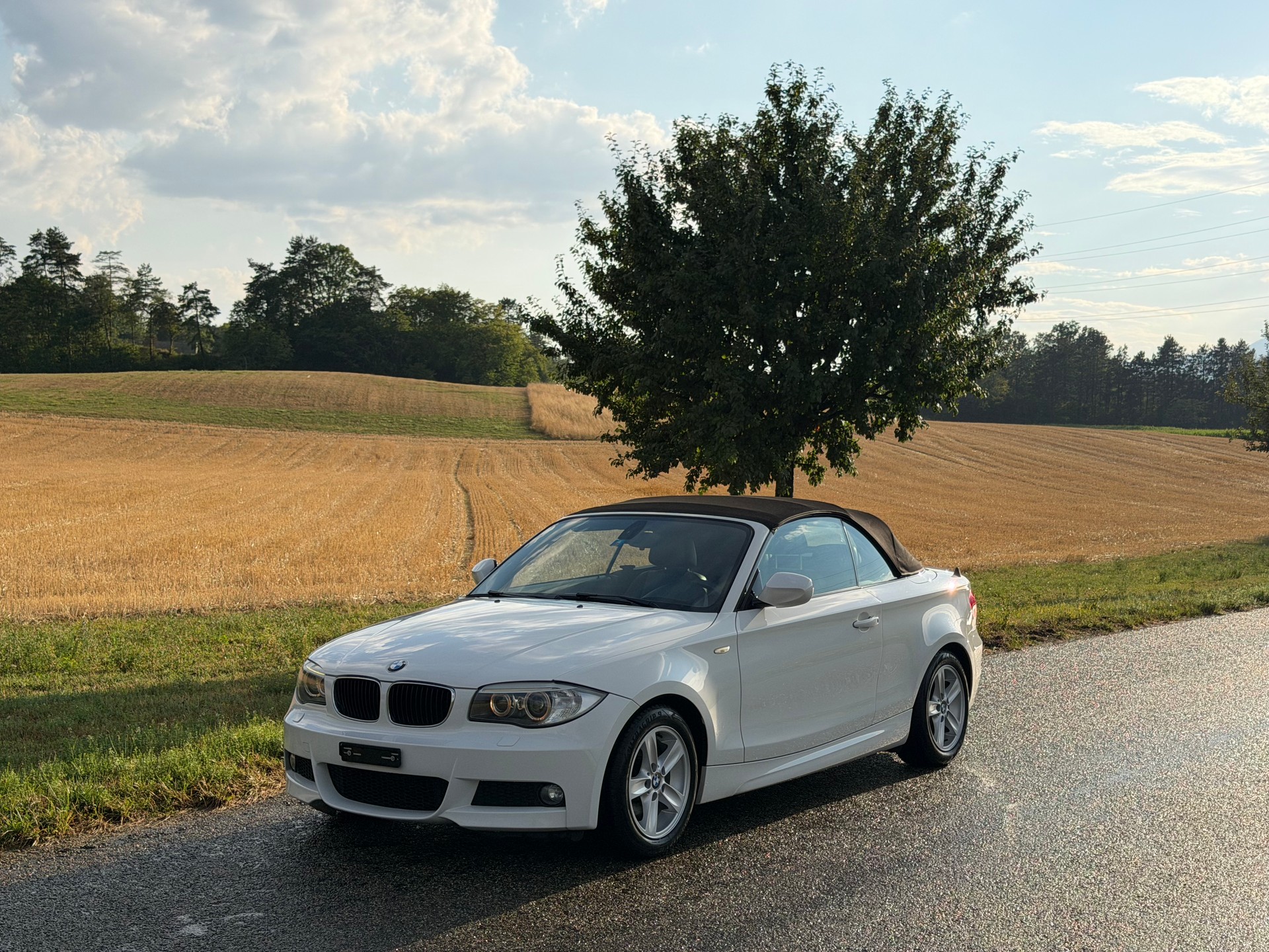 BMW 118i Cabrio-image-0
