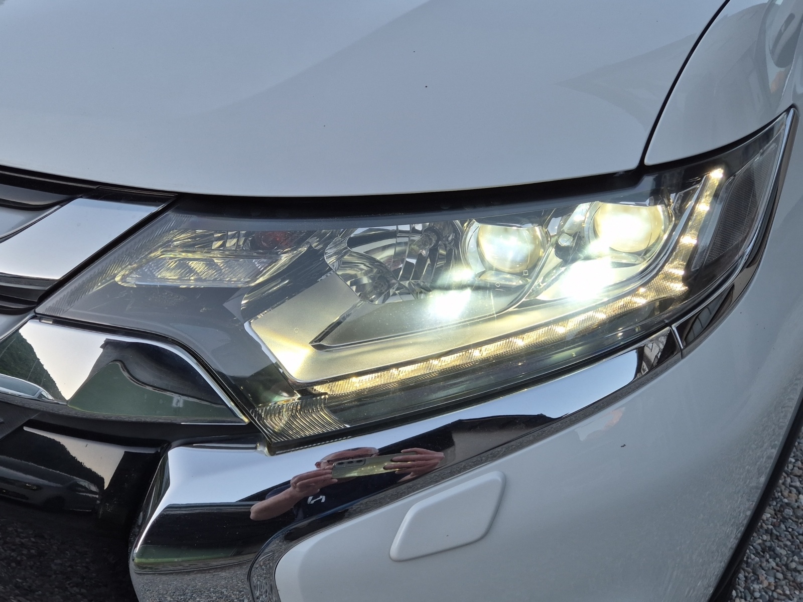 MITSUBISHI Outlander 2.2 DID Diamond 4WD Automatic-image-1
