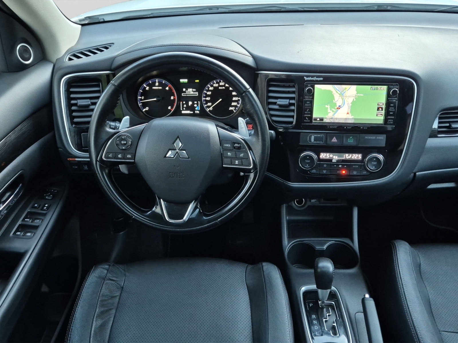 MITSUBISHI Outlander 2.2 DID Diamond 4WD Automatic-image-10
