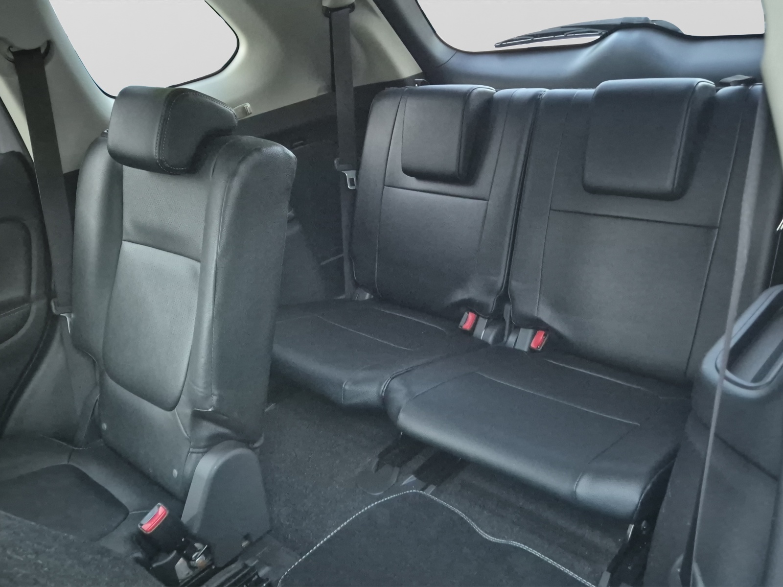 MITSUBISHI Outlander 2.2 DID Diamond 4WD Automatic-image-14