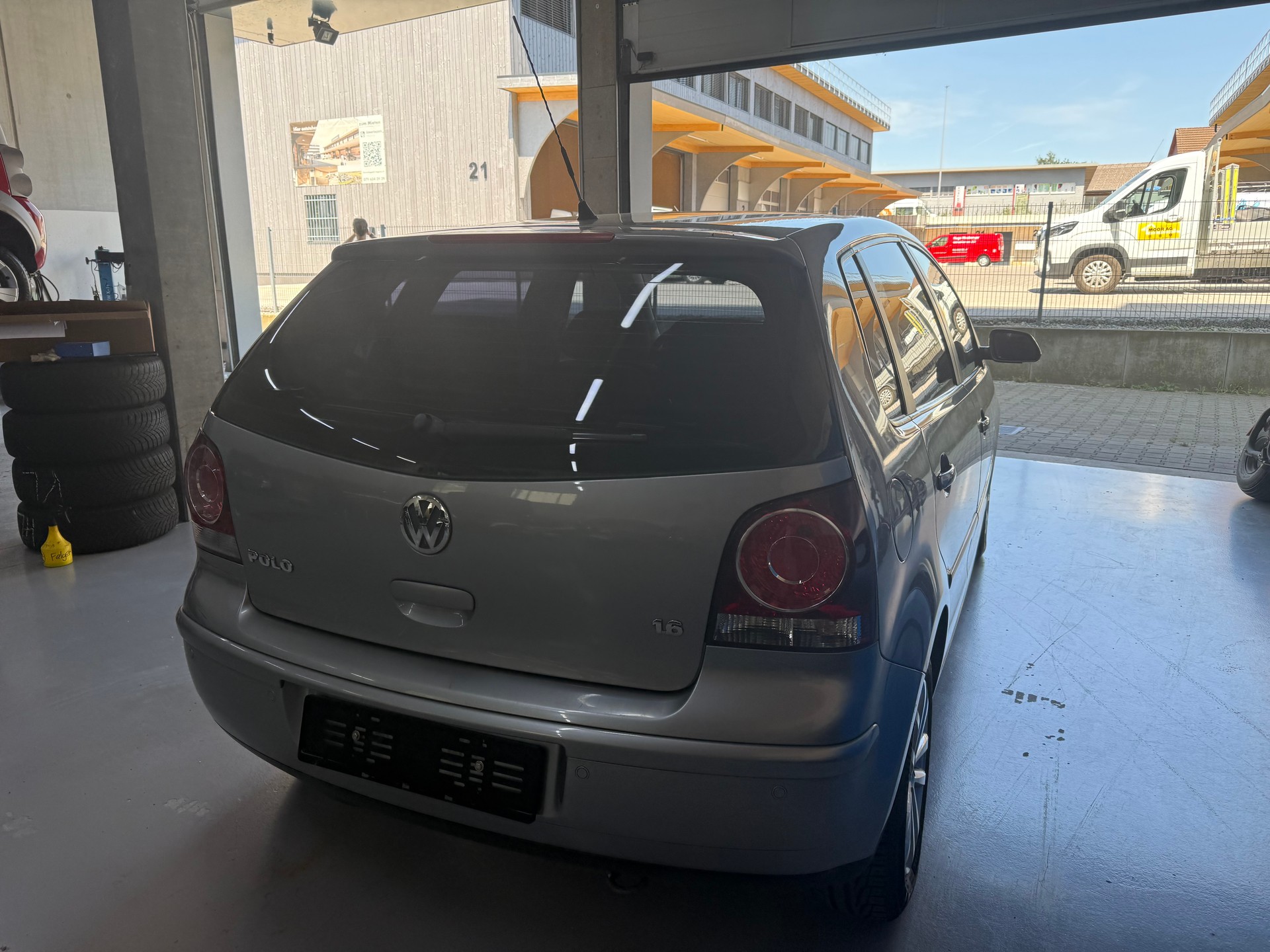 VW Polo 1.6 16V Young&Fresh-image-2