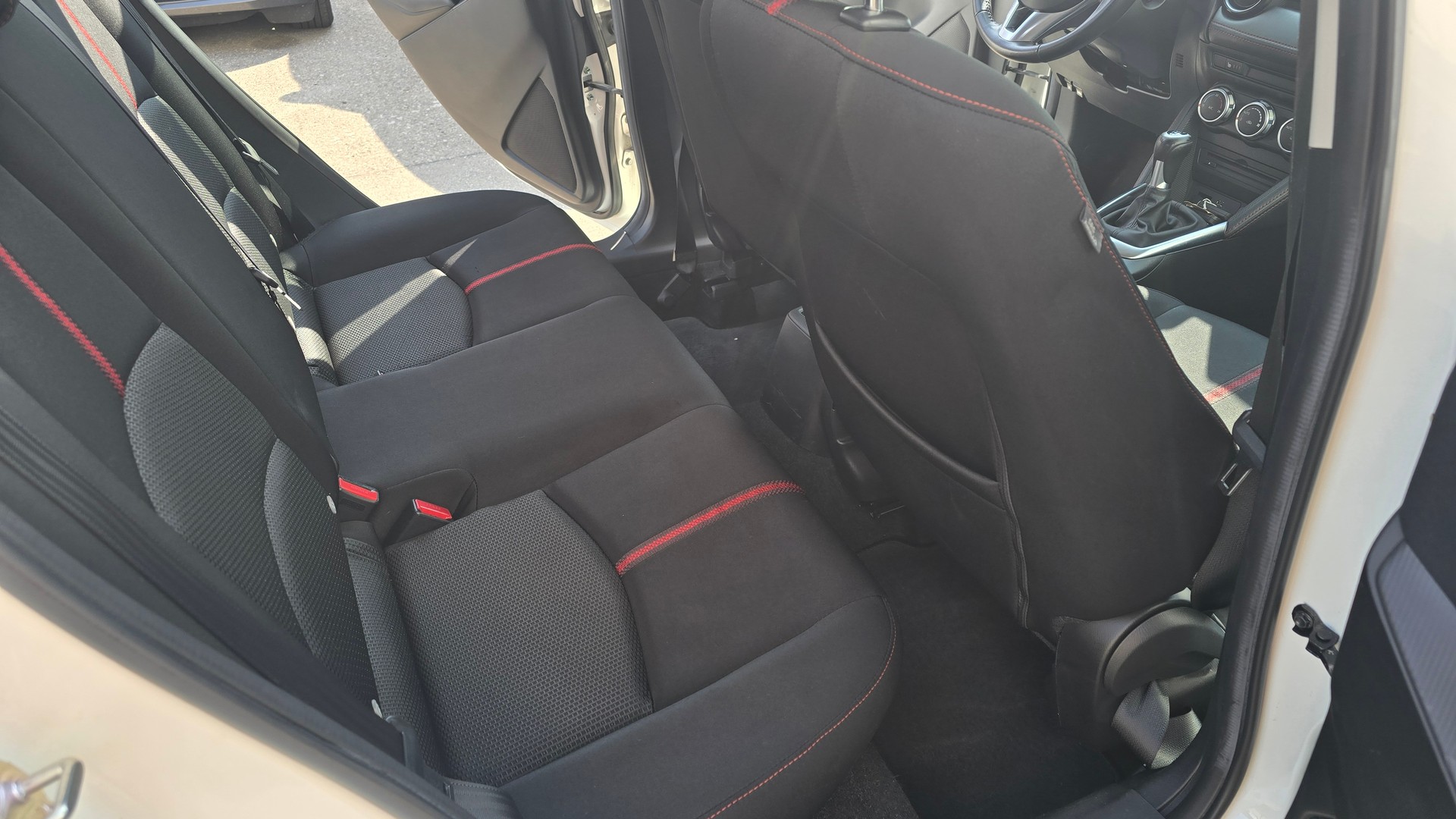 MAZDA 2 1.5 CD 16V Skyactiv-D Ambition Plus-image-13