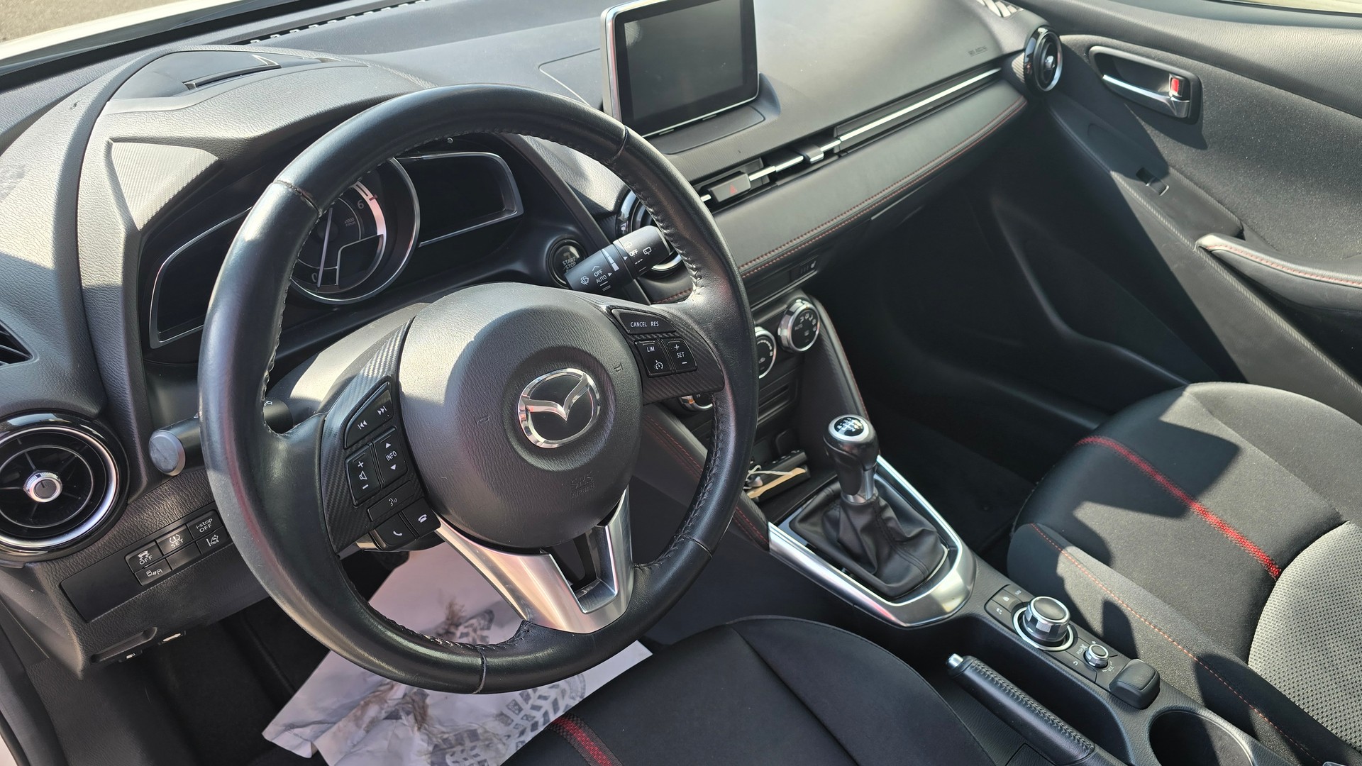 MAZDA 2 1.5 CD 16V Skyactiv-D Ambition Plus-image-8