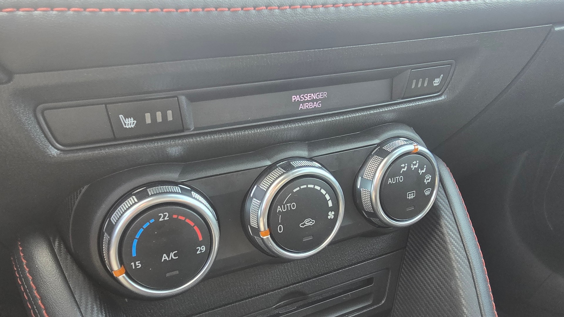 MAZDA 2 1.5 CD 16V Skyactiv-D Ambition Plus-image-24