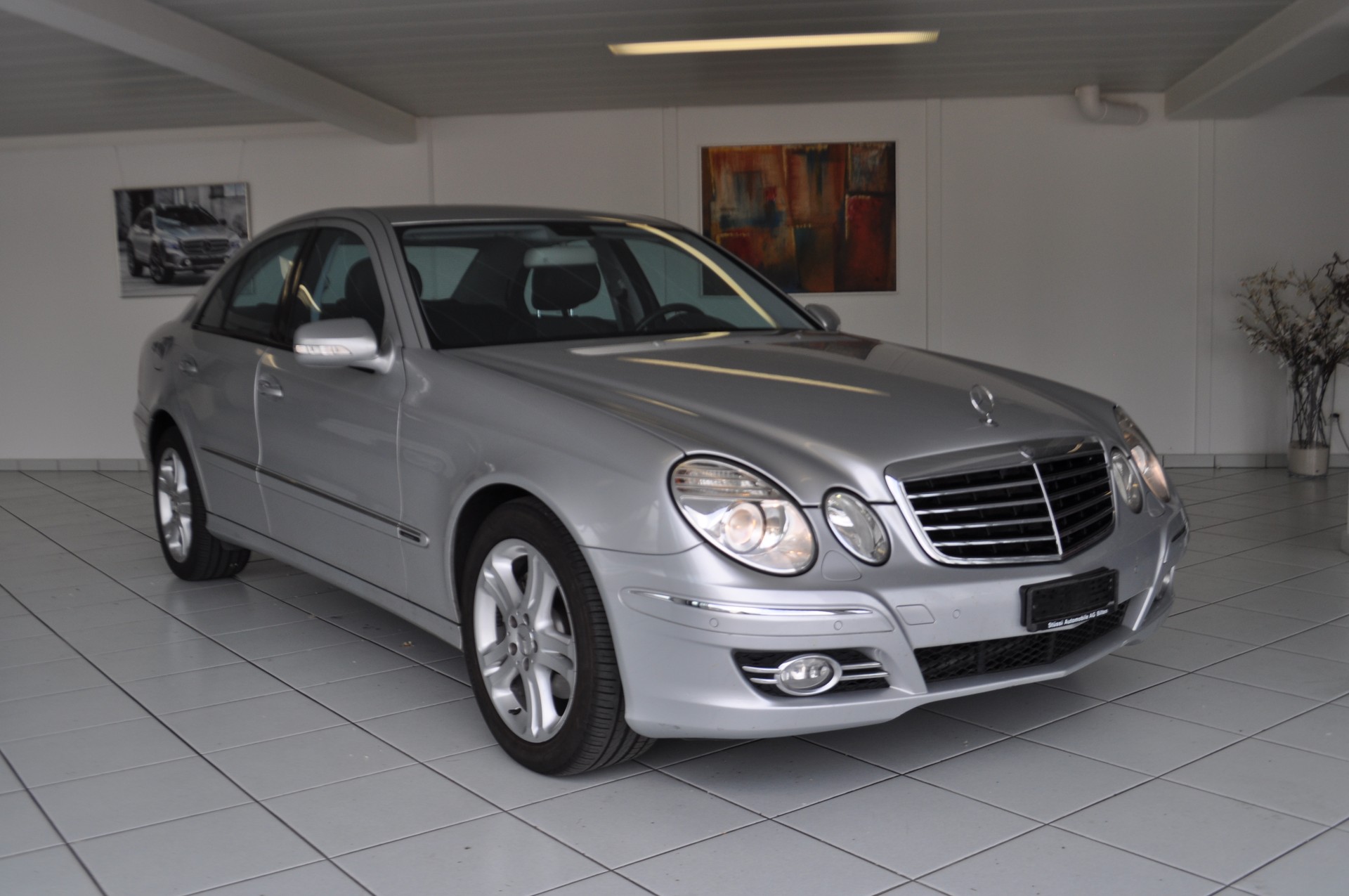 MERCEDES-BENZ E 280 Avantgarde 4Matic Automatic-image-2
