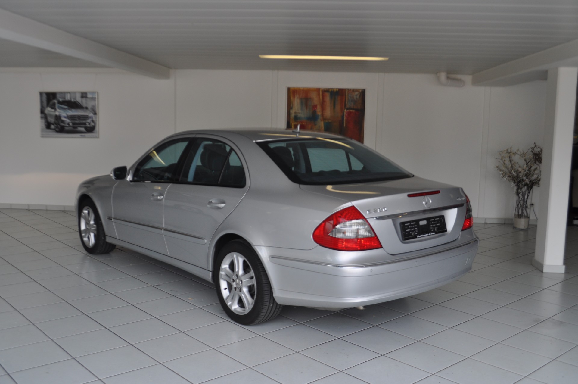 MERCEDES-BENZ E 280 Avantgarde 4Matic Automatic-image-3