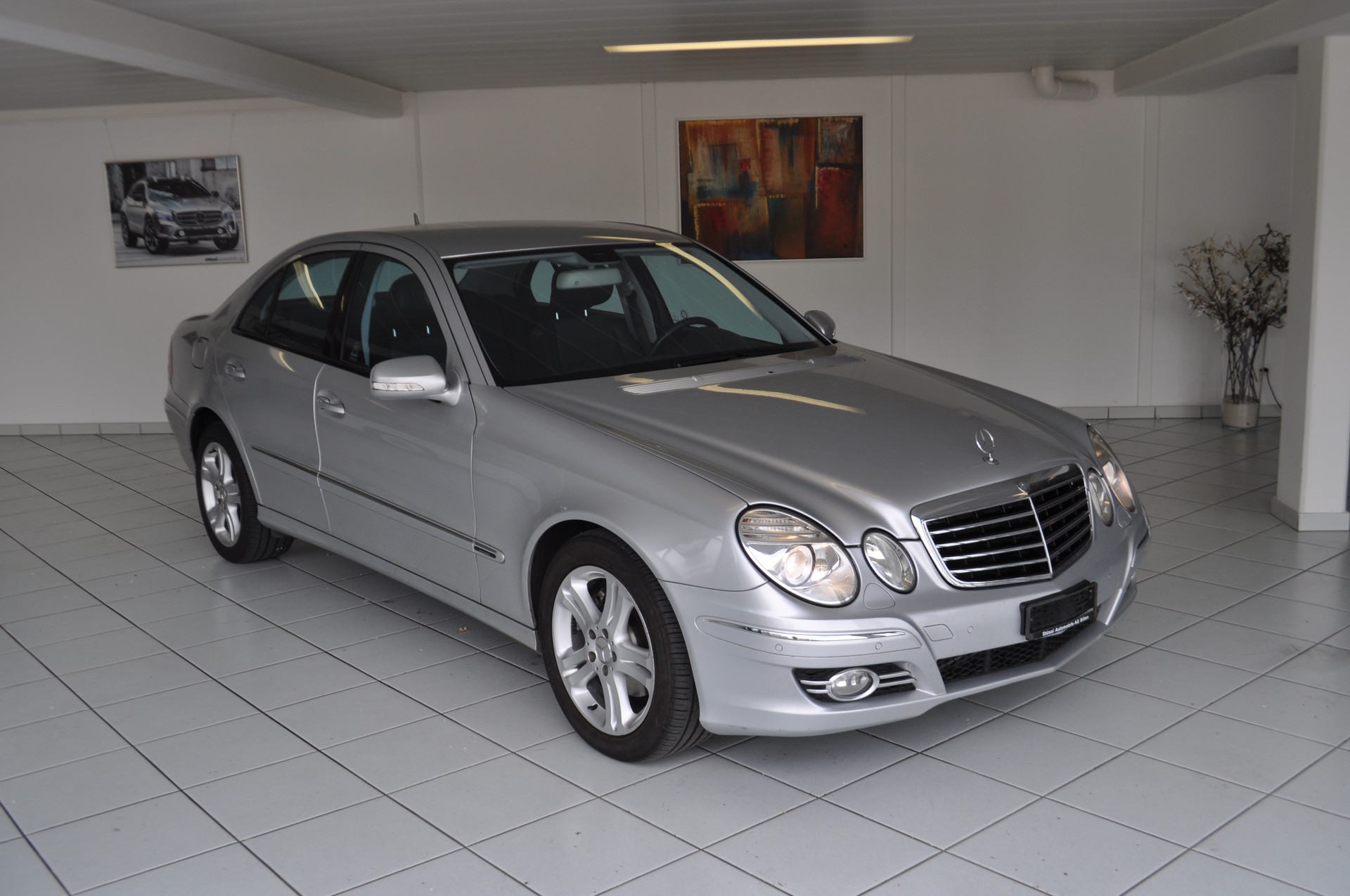 MERCEDES-BENZ E 280 Avantgarde 4Matic Automatic-image-1