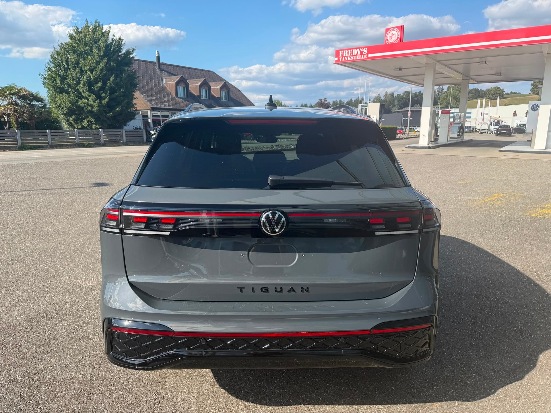 VW Tiguan 1.5 TSI evo2 eHybrid R-Line DSG-image-3