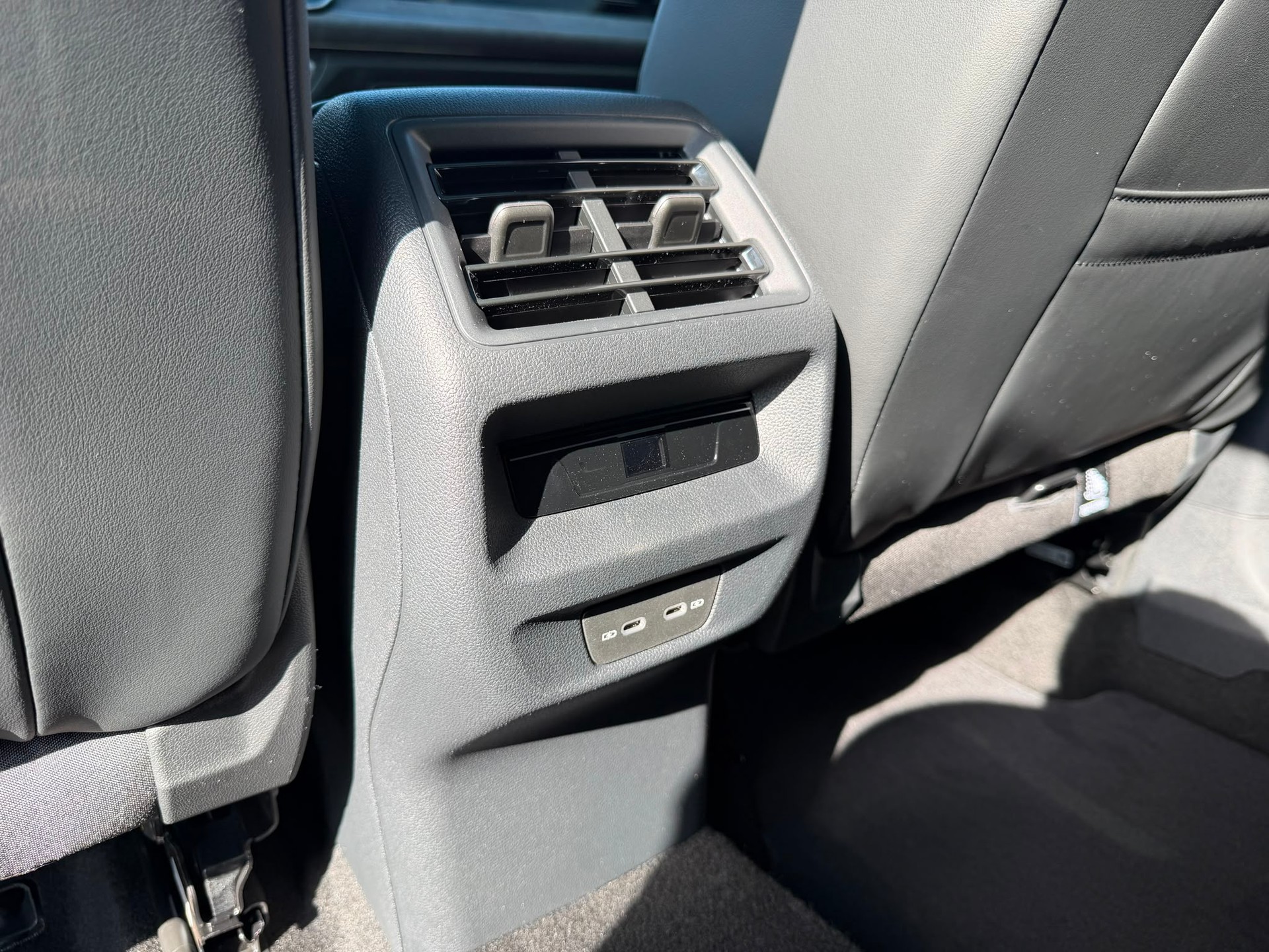 VW Tiguan 1.5 TSI evo2 eHybrid R-Line DSG-image-25