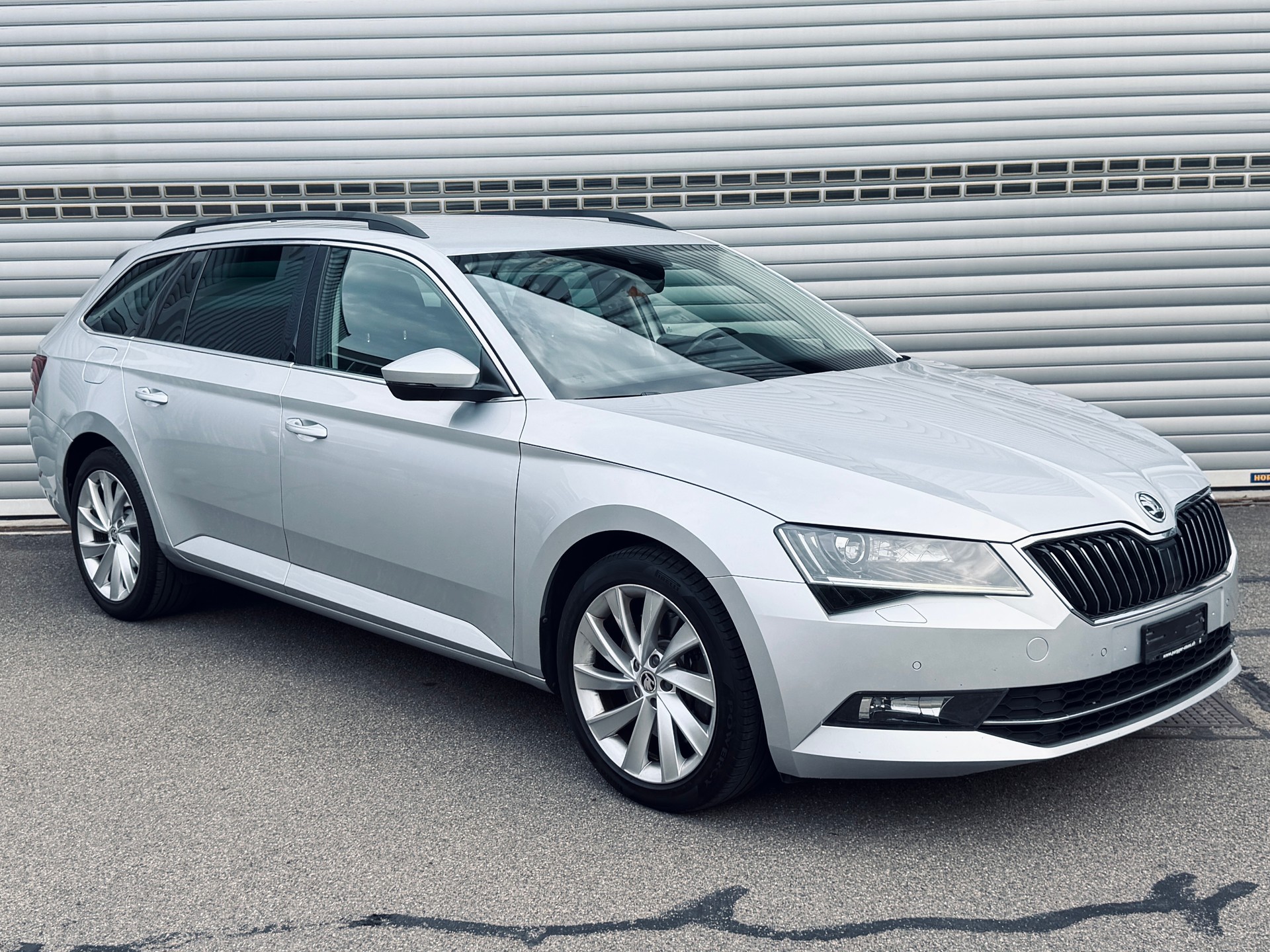 SKODA Superb Combi 2.0 TSI Style DSG 4x4-image-2