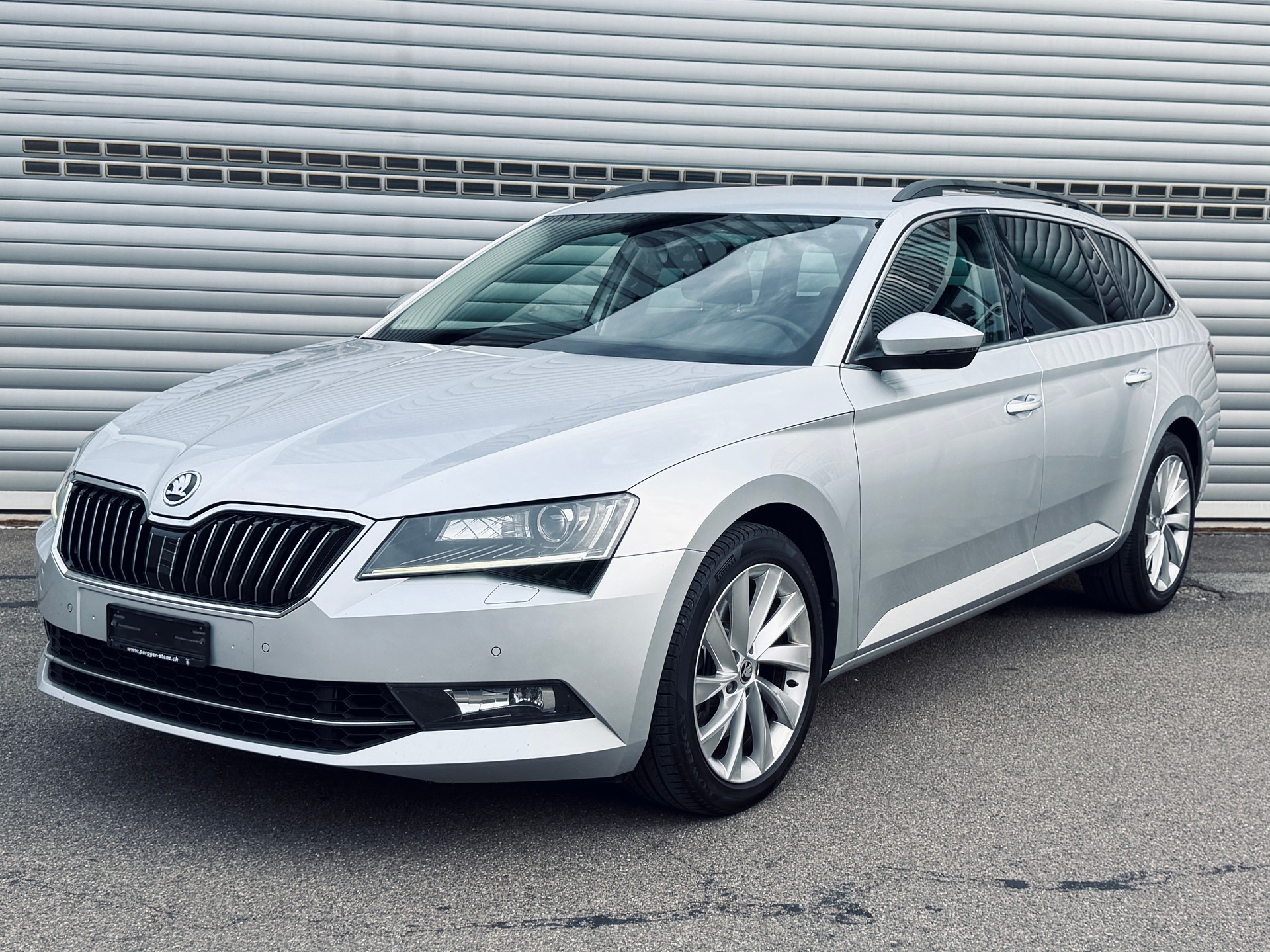 SKODA Superb Combi 2.0 TSI Style DSG 4x4-image-1
