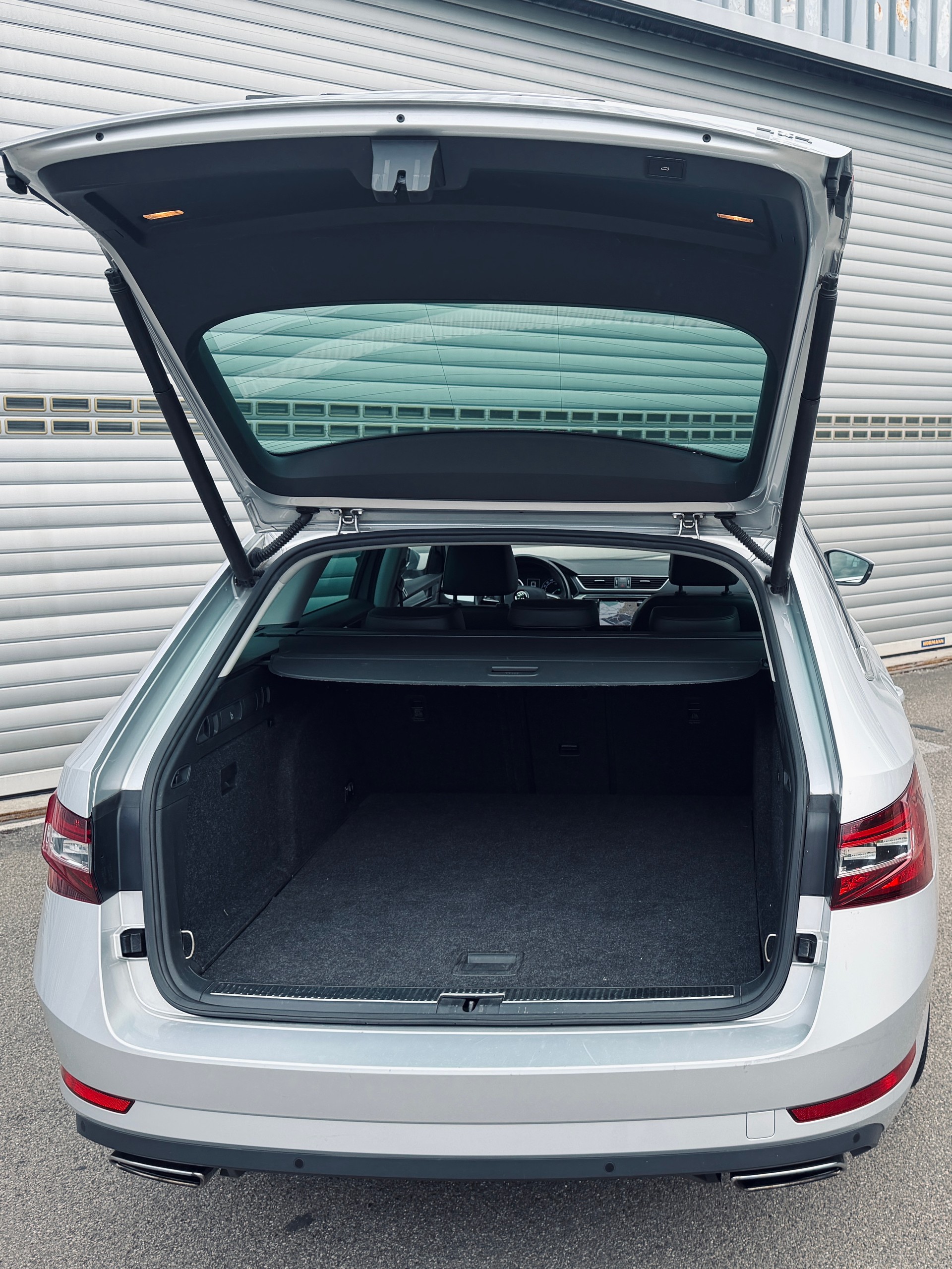 SKODA Superb Combi 2.0 TSI Style DSG 4x4-image-6