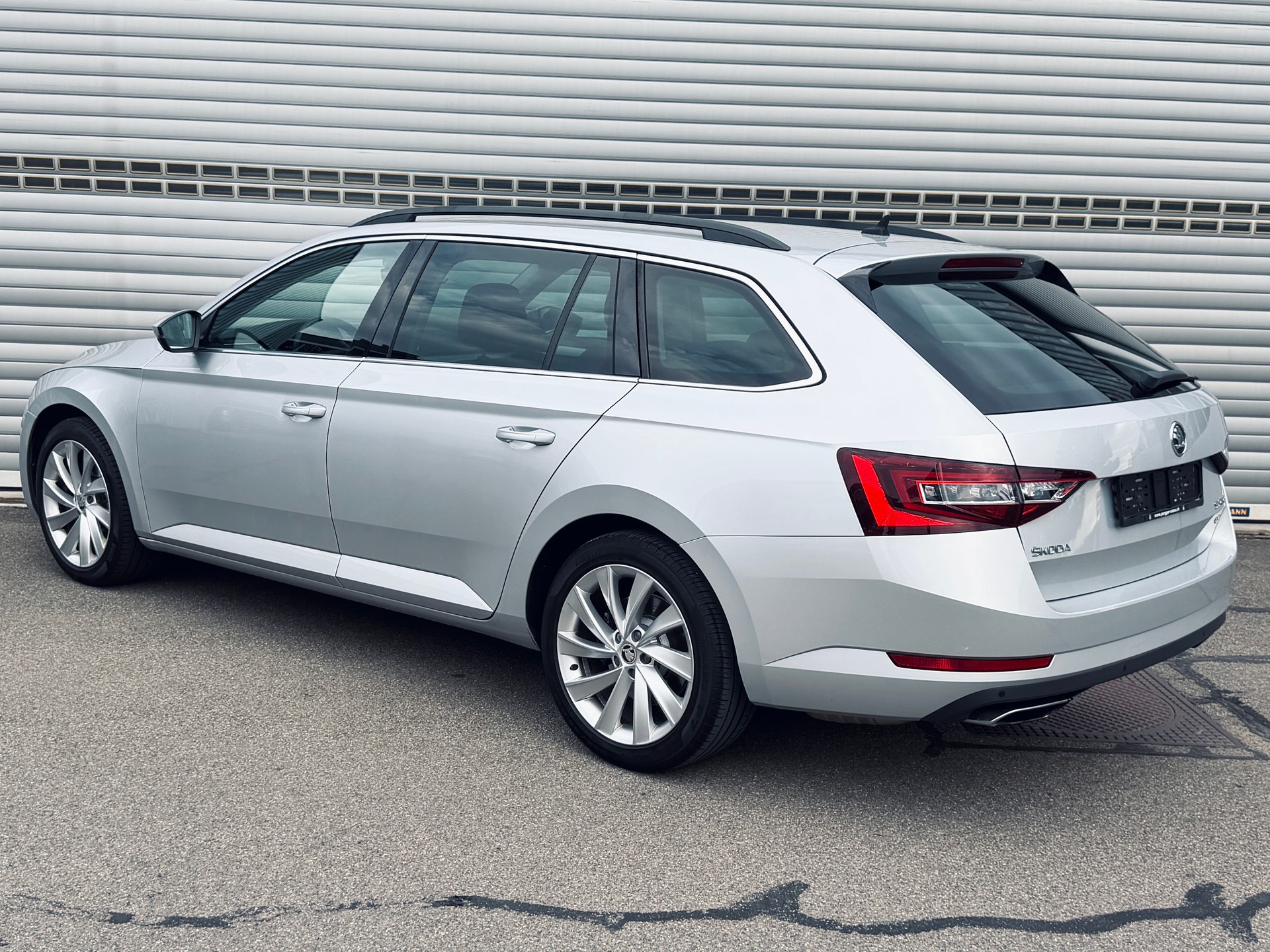 SKODA Superb Combi 2.0 TSI Style DSG 4x4-image-4