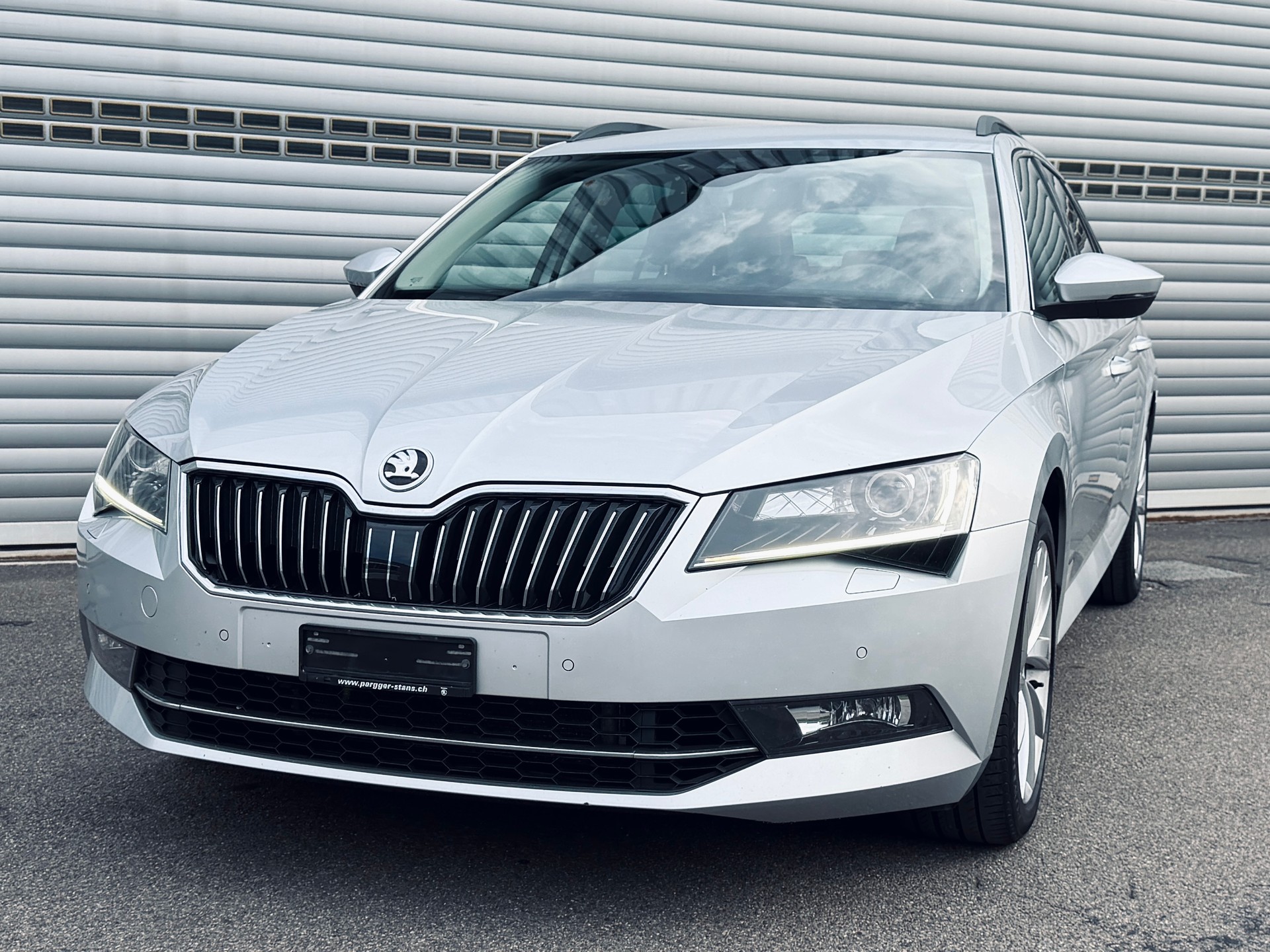 SKODA Superb Combi 2.0 TSI Style DSG 4x4-image-0