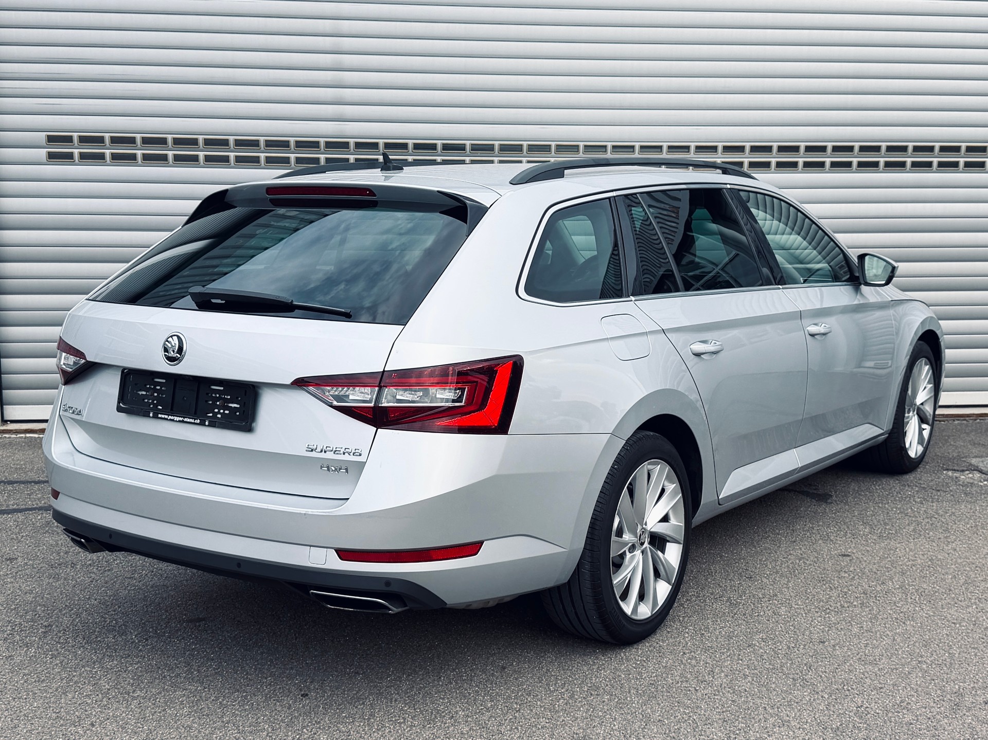 SKODA Superb Combi 2.0 TSI Style DSG 4x4-image-3
