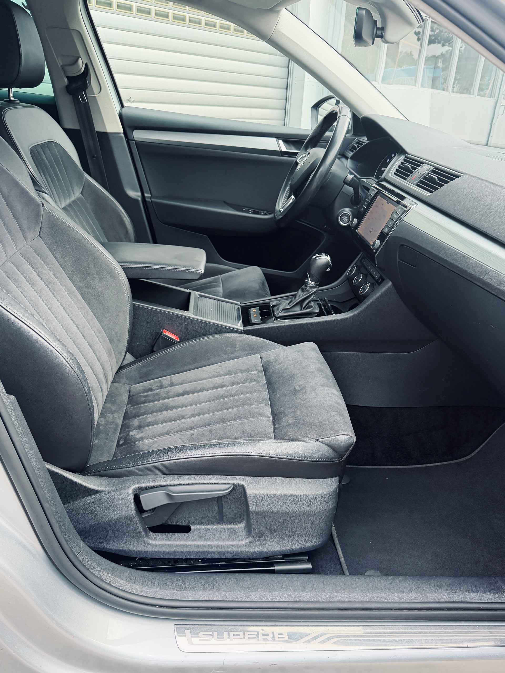 SKODA Superb Combi 2.0 TSI Style DSG 4x4-image-8